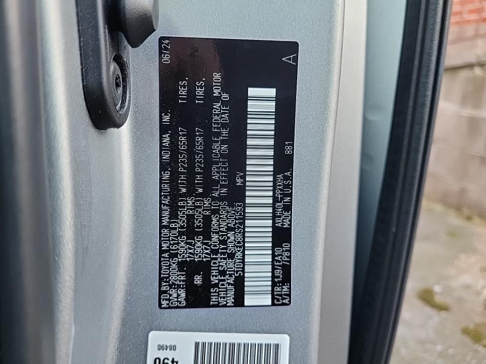 2024 Toyota Sienna XLE FWD
