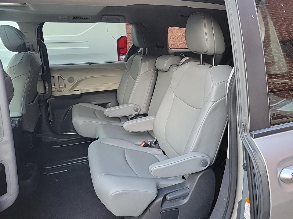 2024 Toyota Sienna XLE FWD