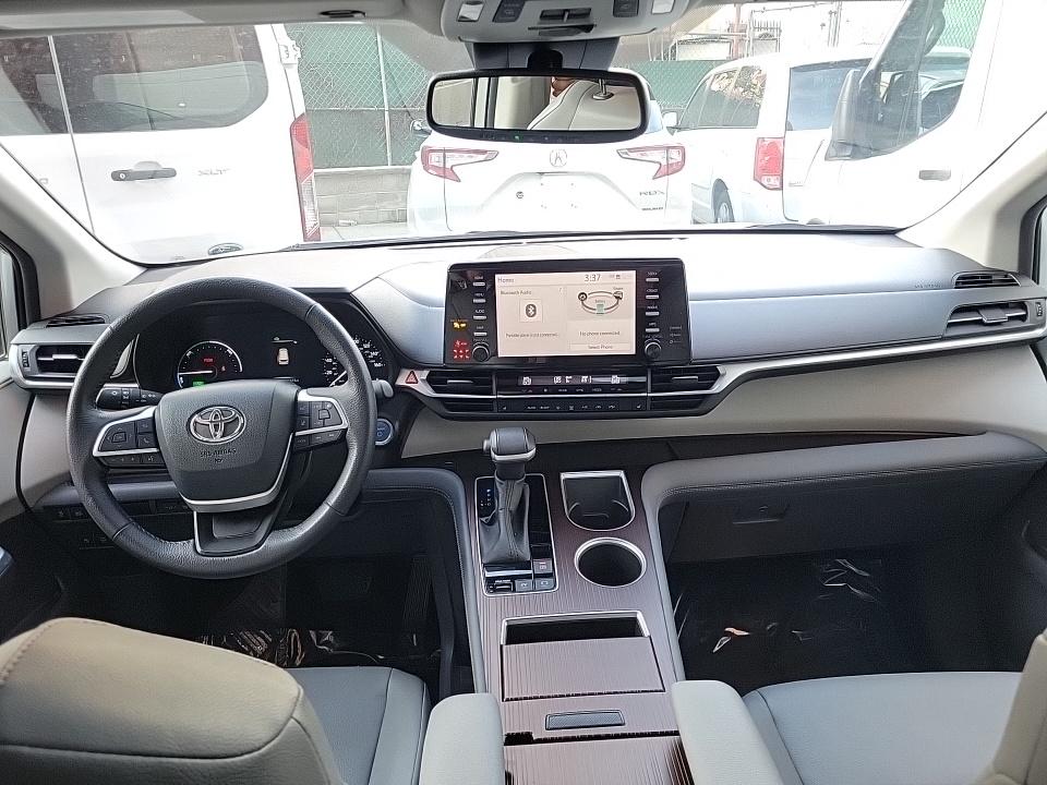 2024 Toyota Sienna XLE FWD