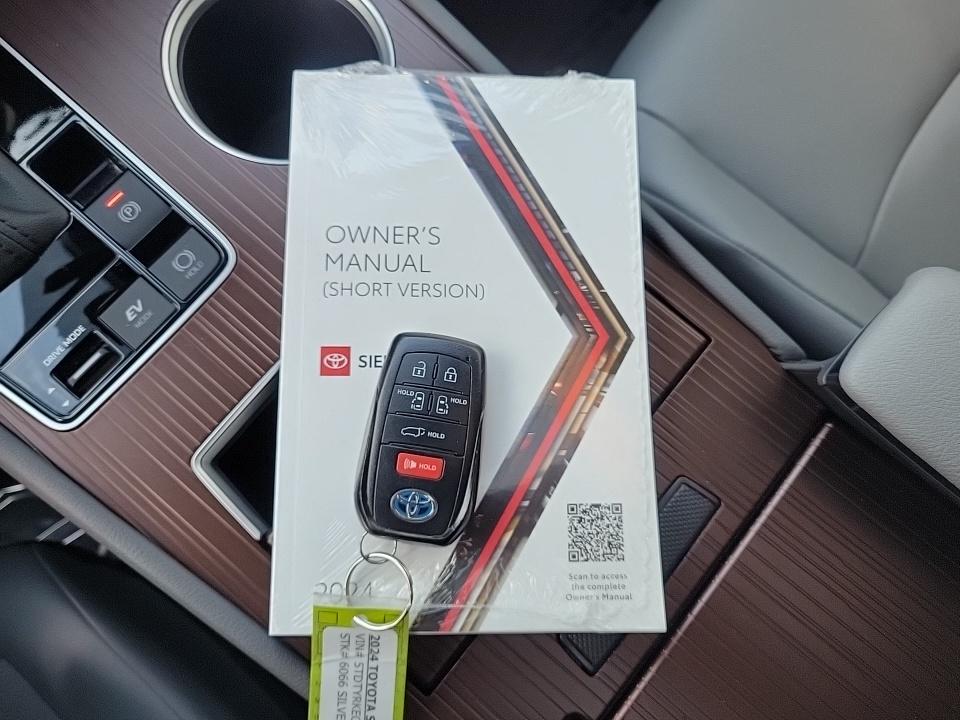2024 Toyota Sienna XLE FWD