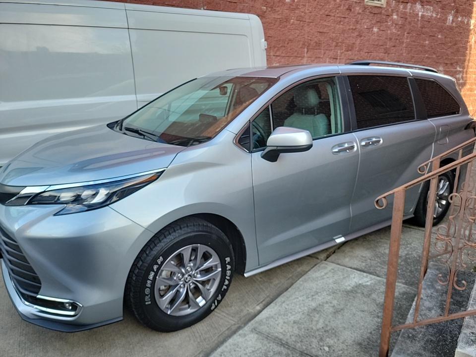 2024 Toyota Sienna XLE FWD