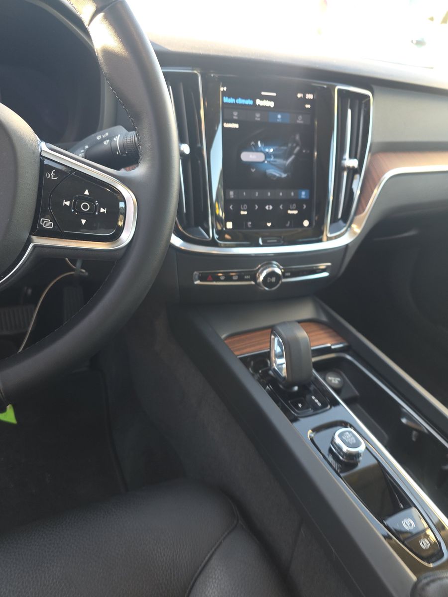 2024 Volvo S60 B5 Plus FWD