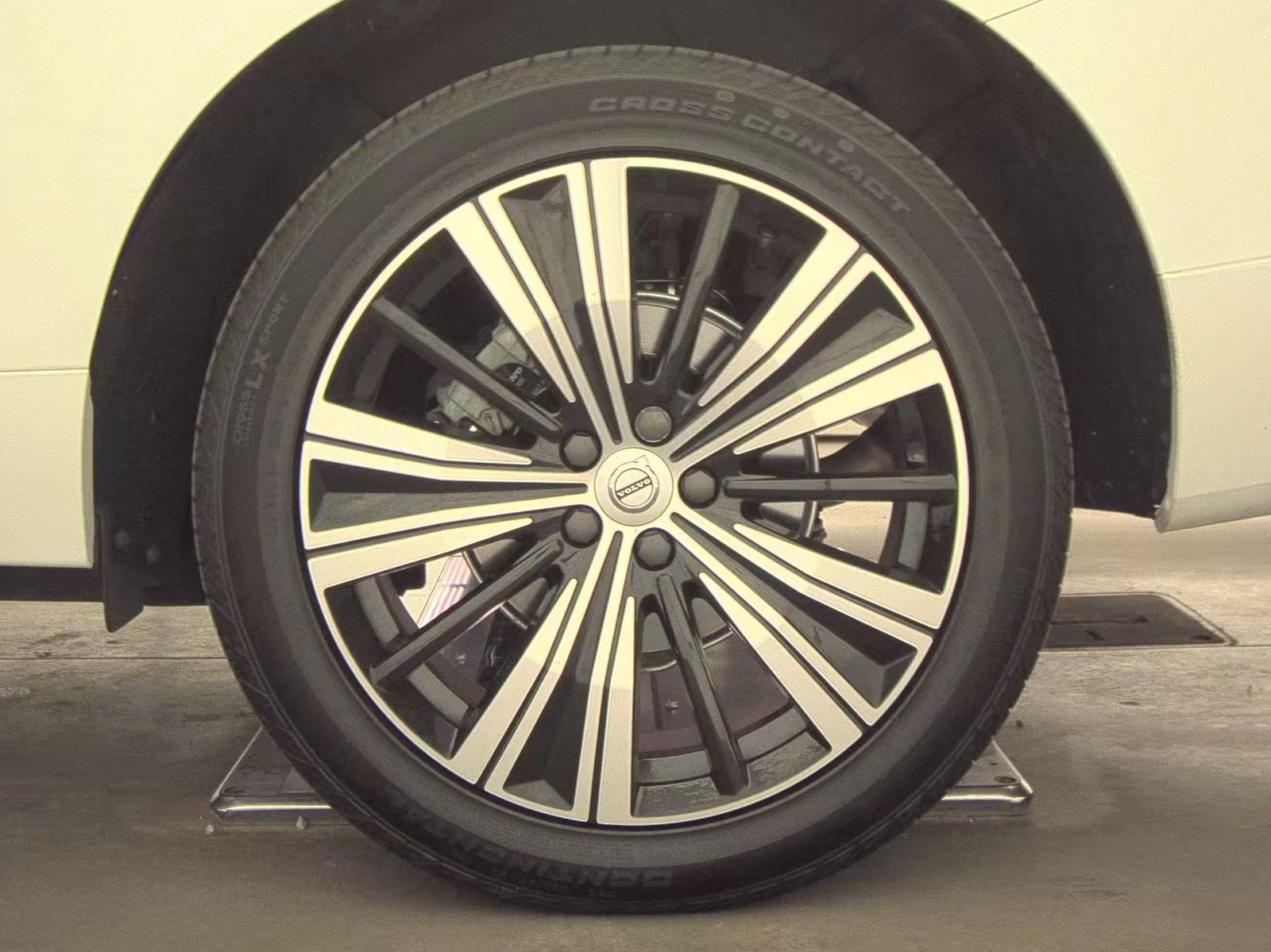 2023 Volvo XC60 B5 Ultimate AWD