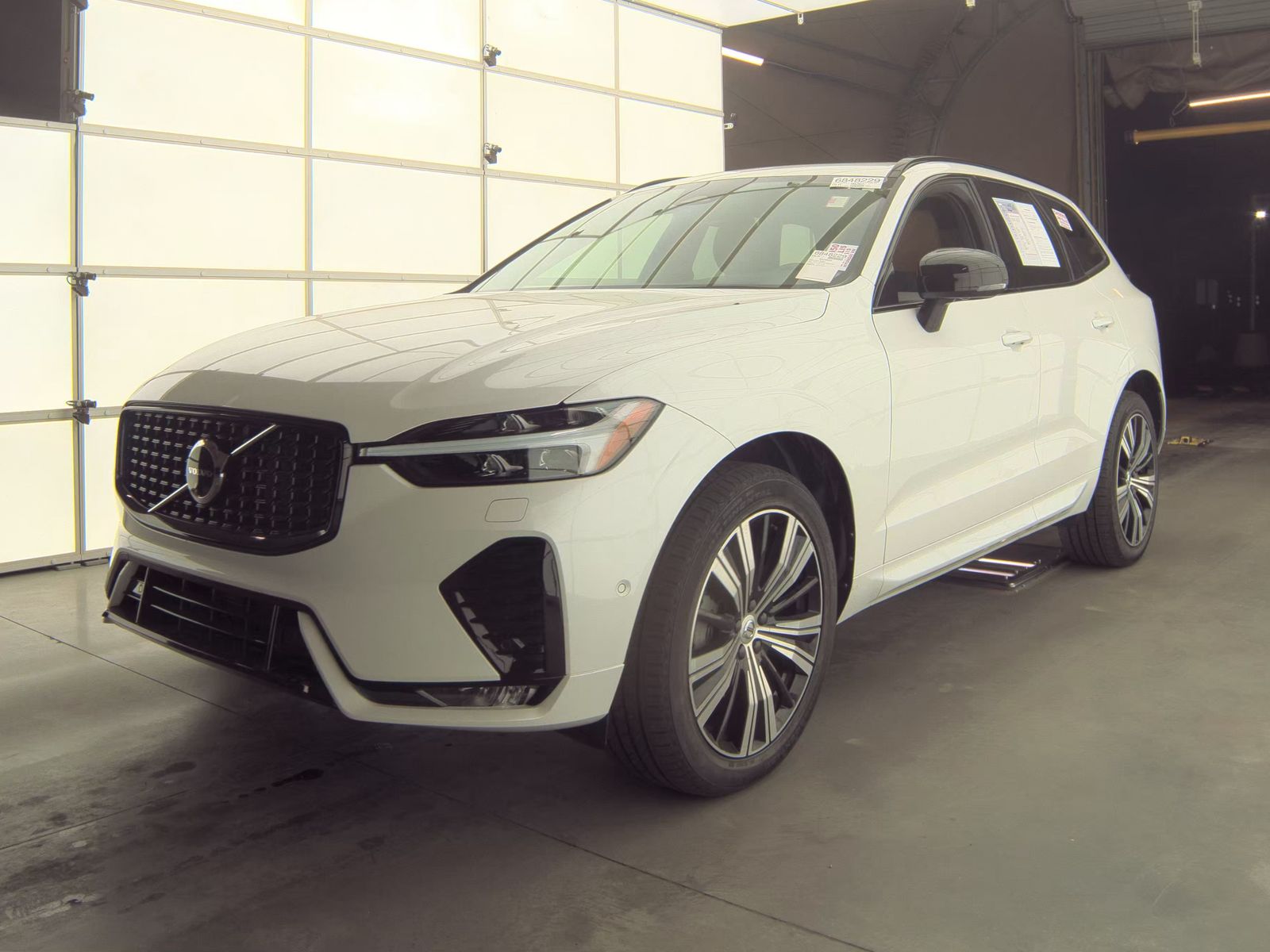 2023 Volvo XC60 B5 Ultimate AWD