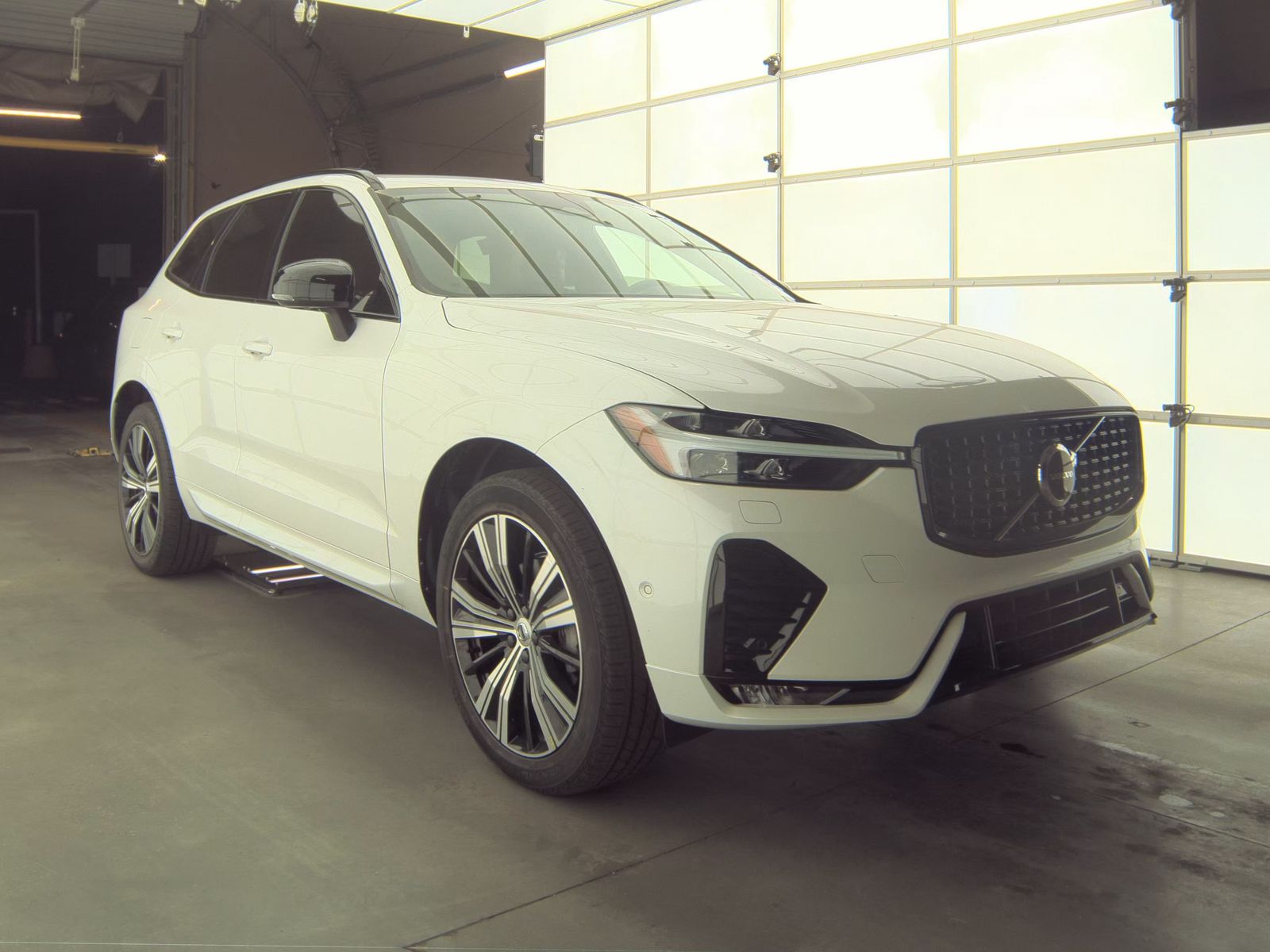 2023 Volvo XC60 B5 Ultimate AWD