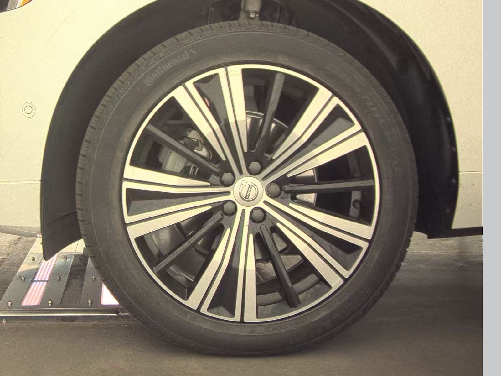 2023 Volvo XC60 B5 Ultimate AWD