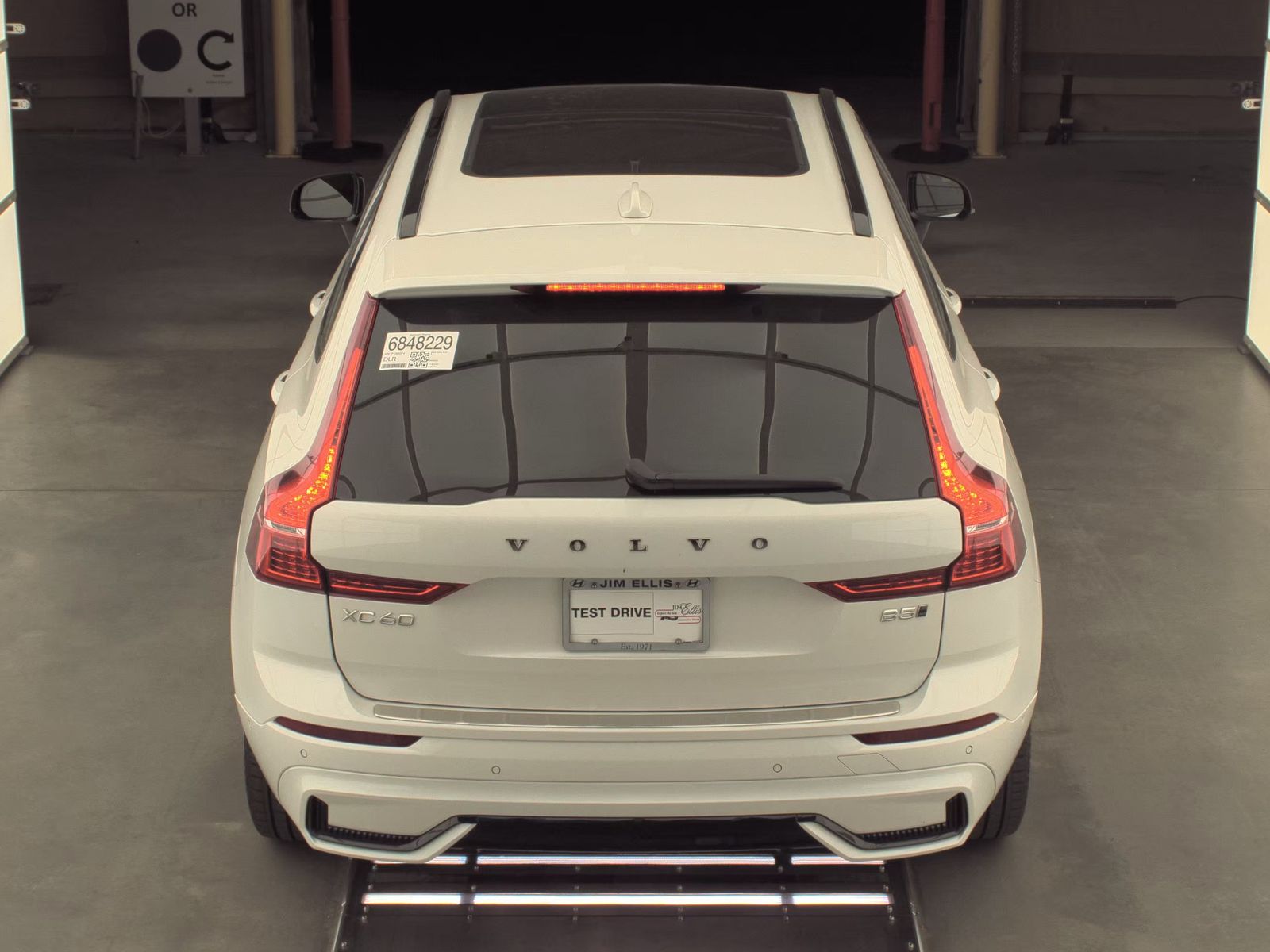 2023 Volvo XC60 B5 Ultimate AWD