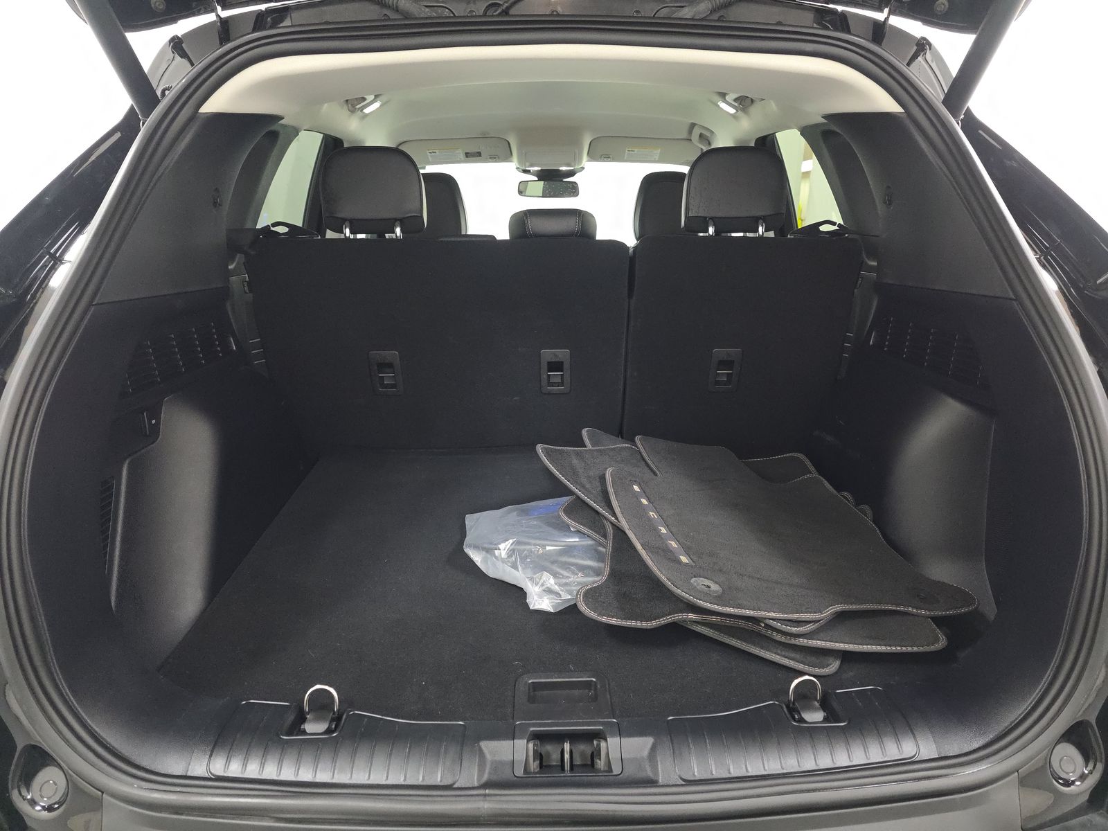 2022 Ford Escape Plug-In Hybrid Titanium FWD