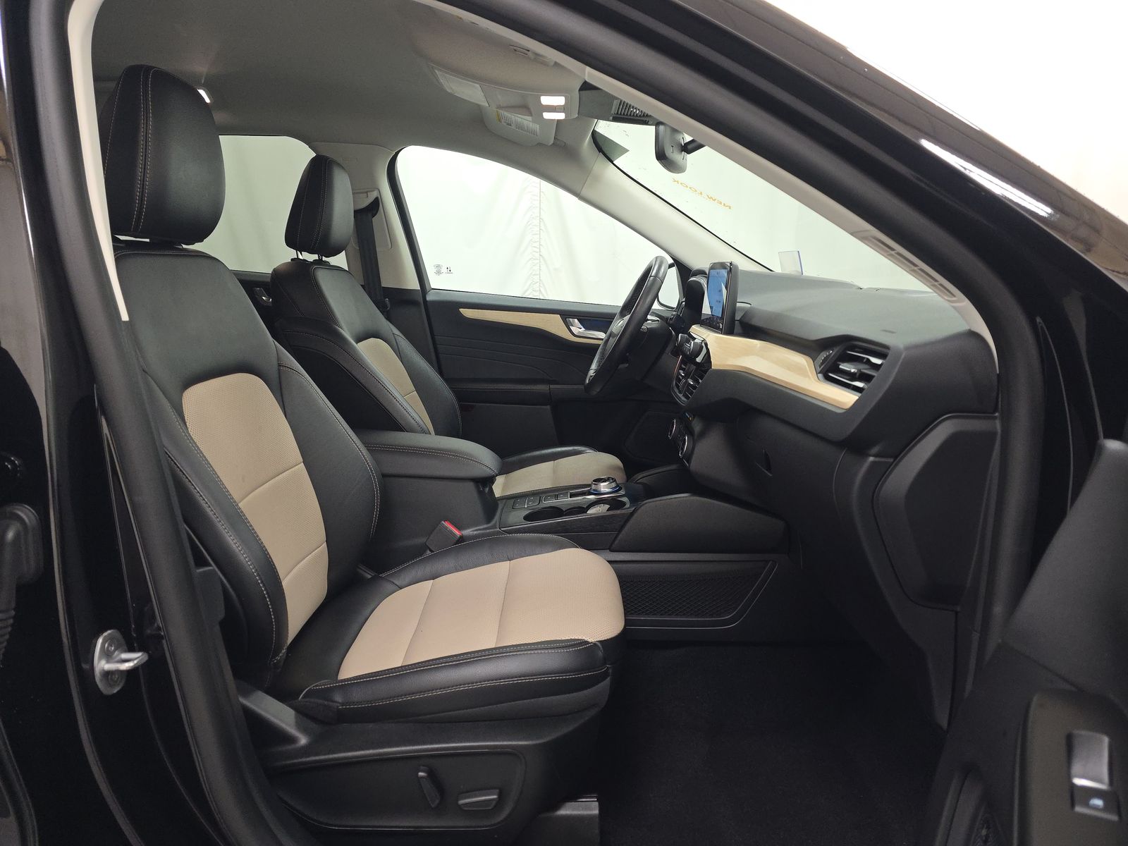 2022 Ford Escape Plug-In Hybrid Titanium FWD