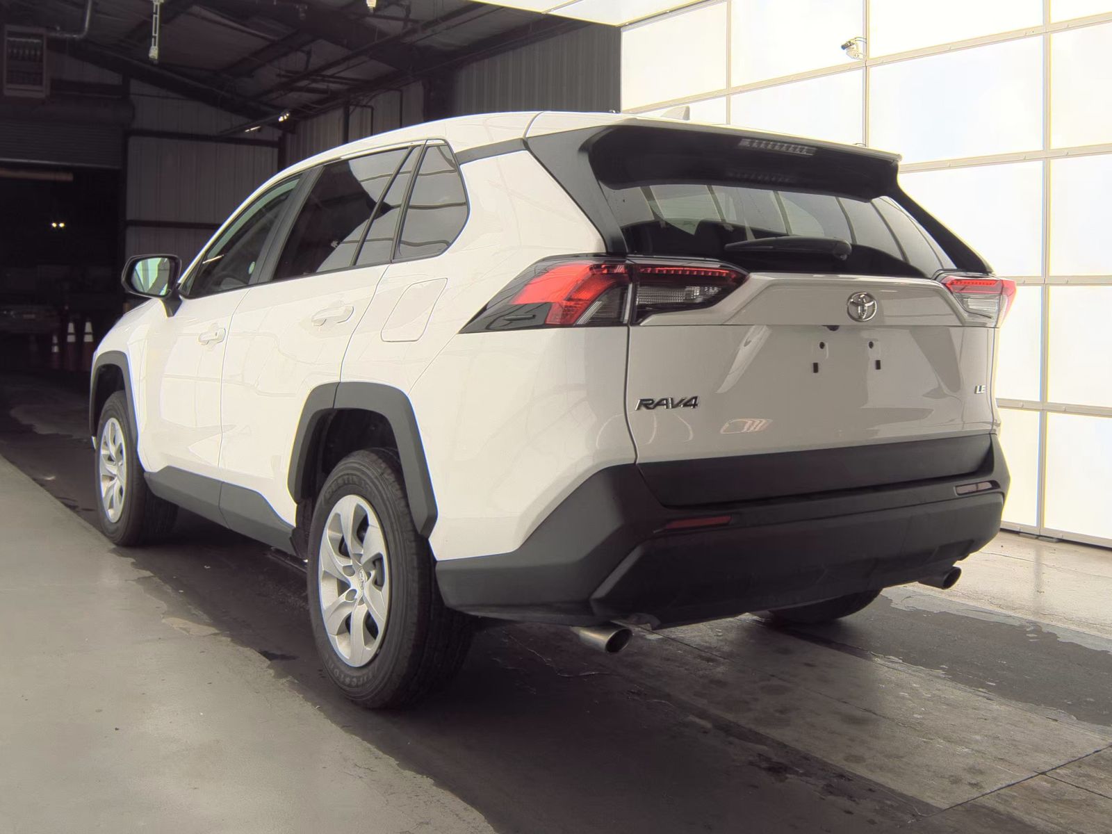 2025 Toyota RAV4 LE FWD