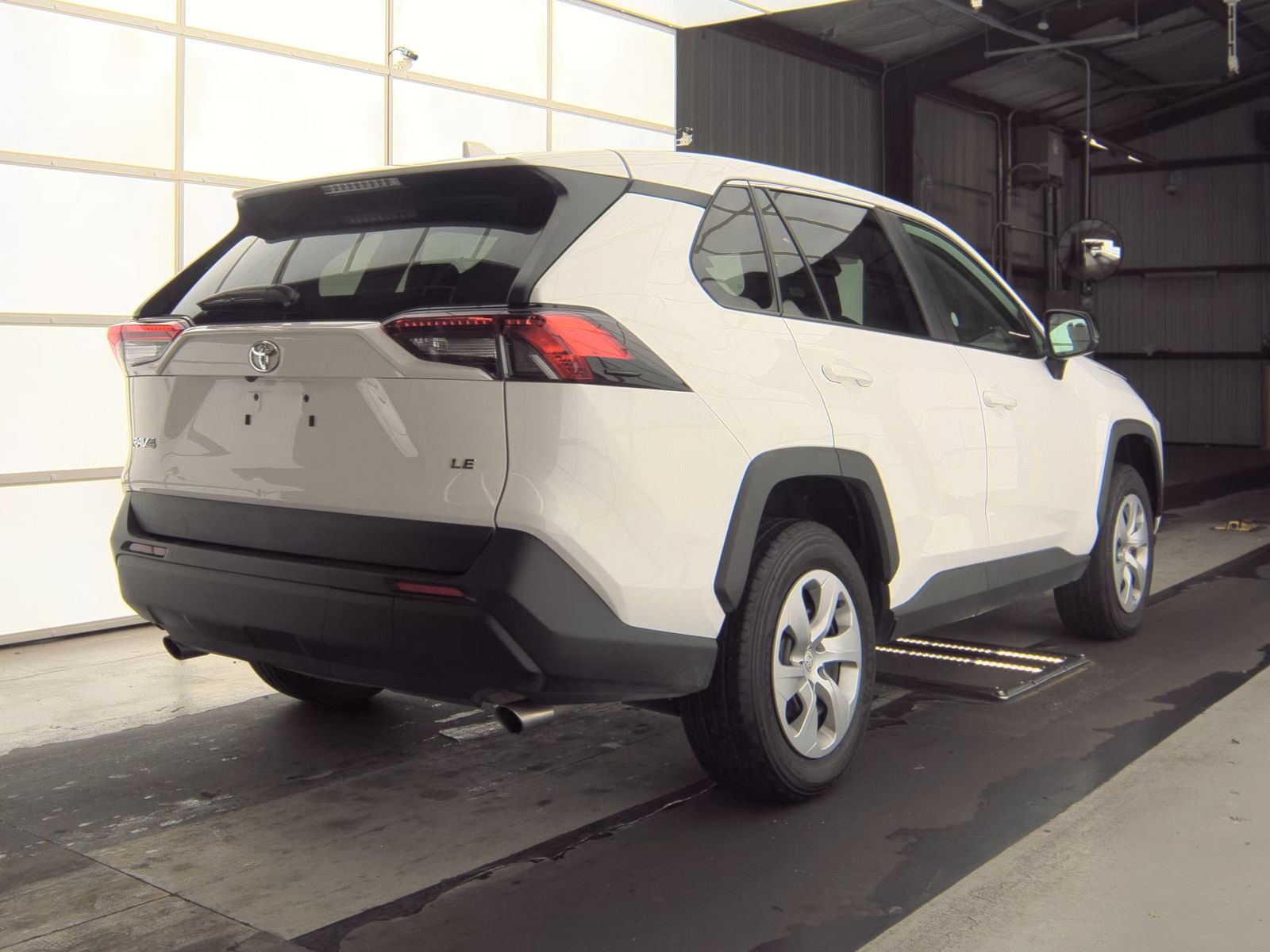 2025 Toyota RAV4 LE FWD