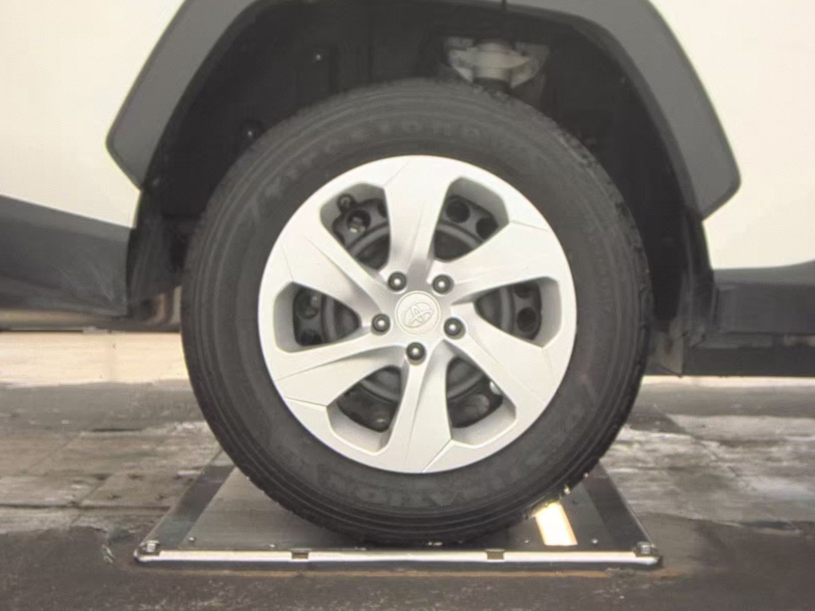 2025 Toyota RAV4 LE FWD