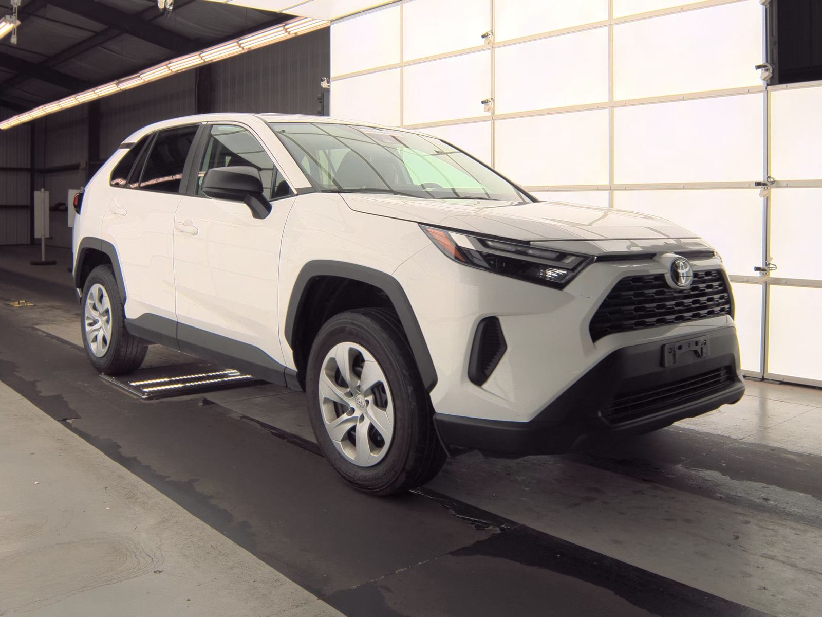 2025 Toyota RAV4 LE FWD