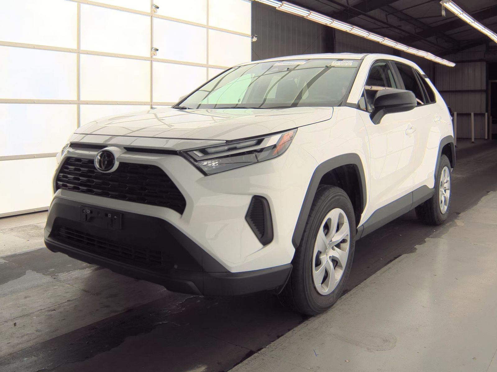 2025 Toyota RAV4 LE FWD