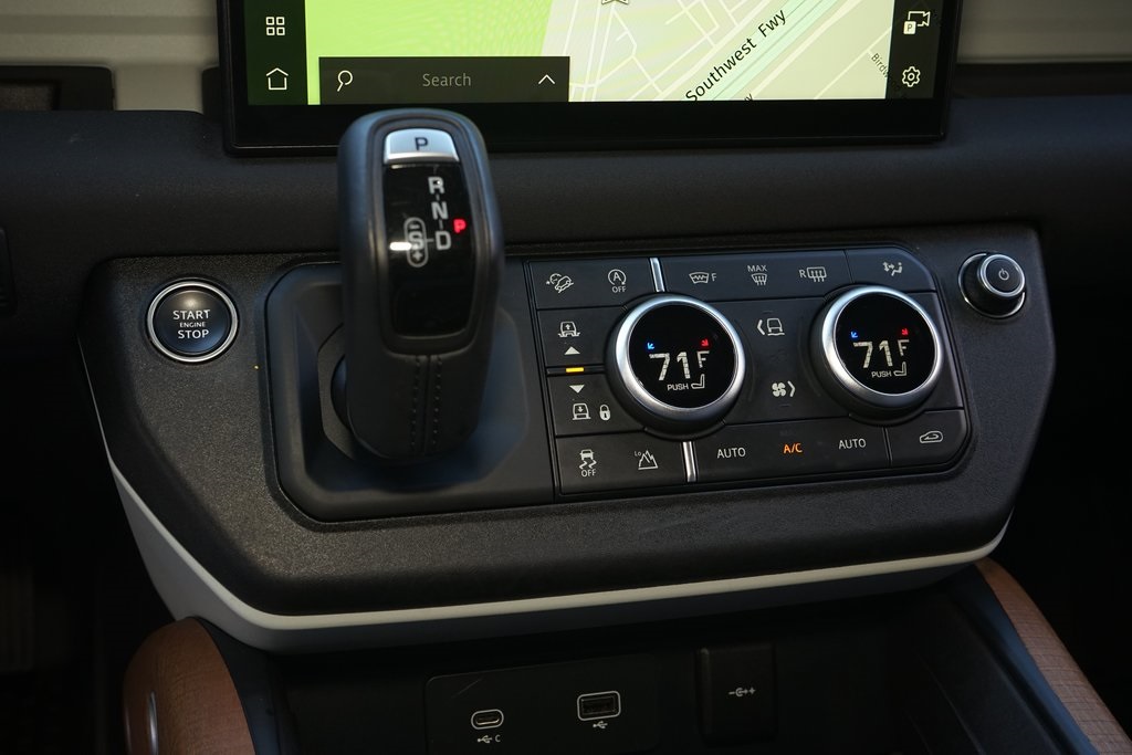 2023 Land Rover Defender 130 X-Dynamic SE AWD