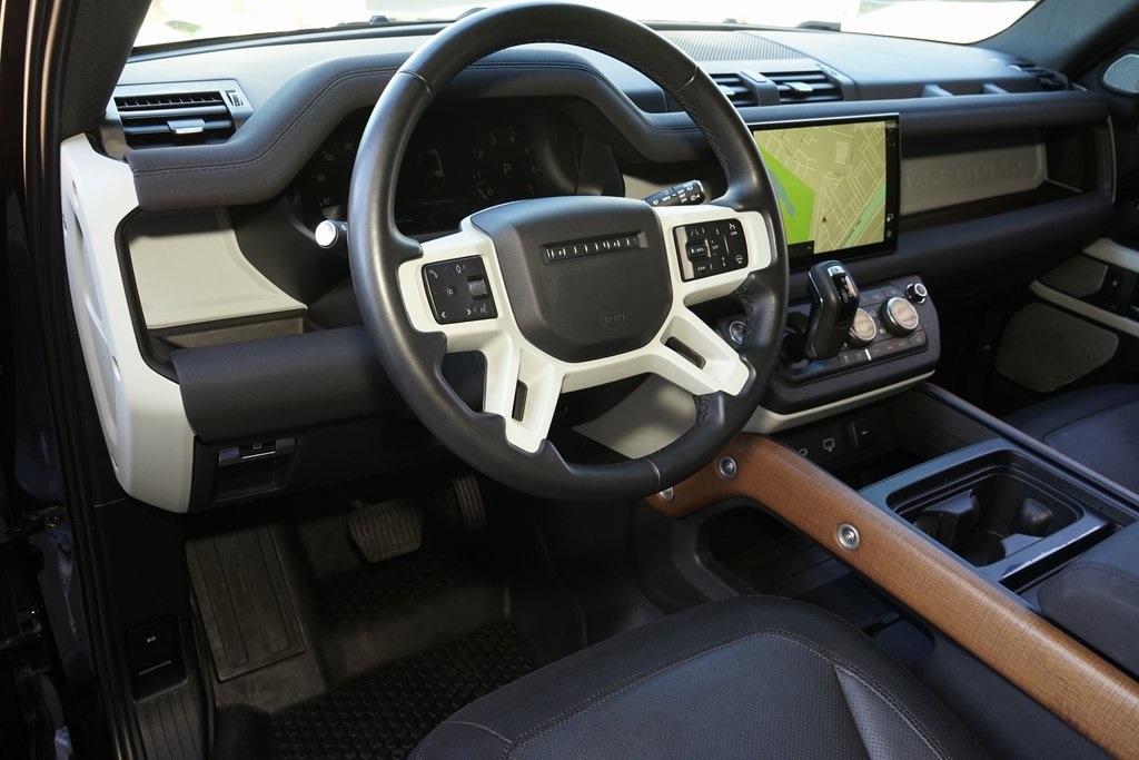 2023 Land Rover Defender 130 X-Dynamic SE AWD