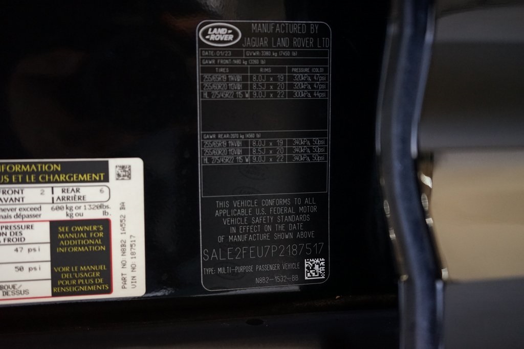 2023 Land Rover Defender 130 X-Dynamic SE AWD