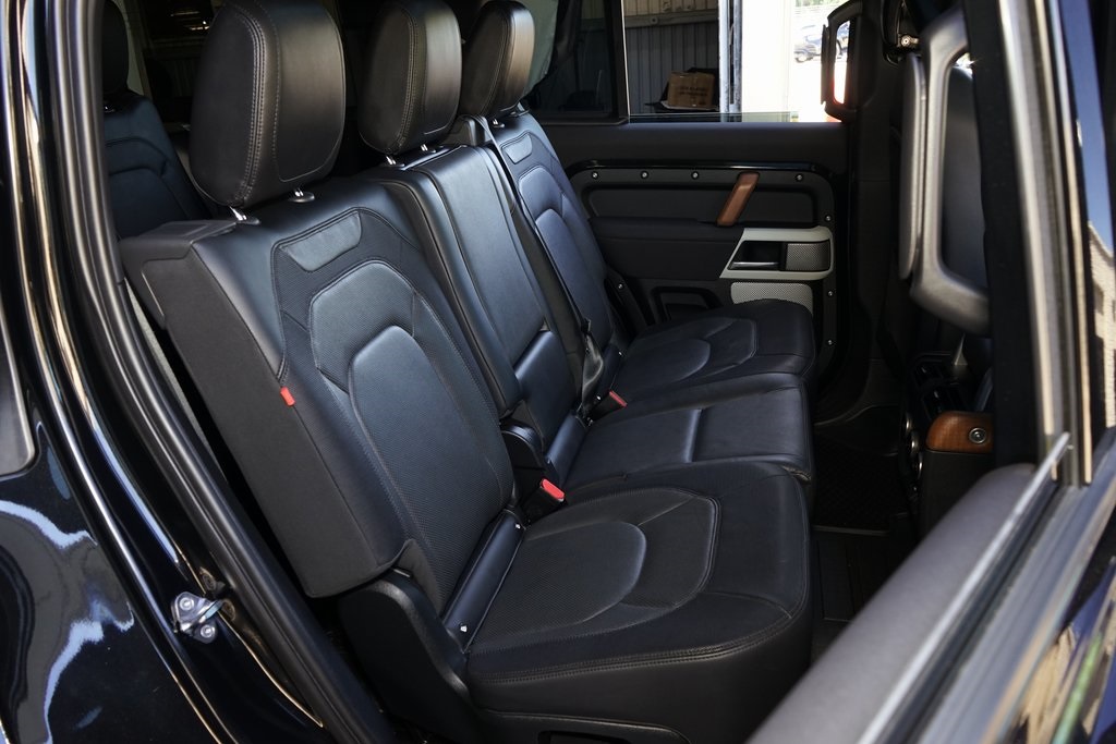 2023 Land Rover Defender 130 X-Dynamic SE AWD