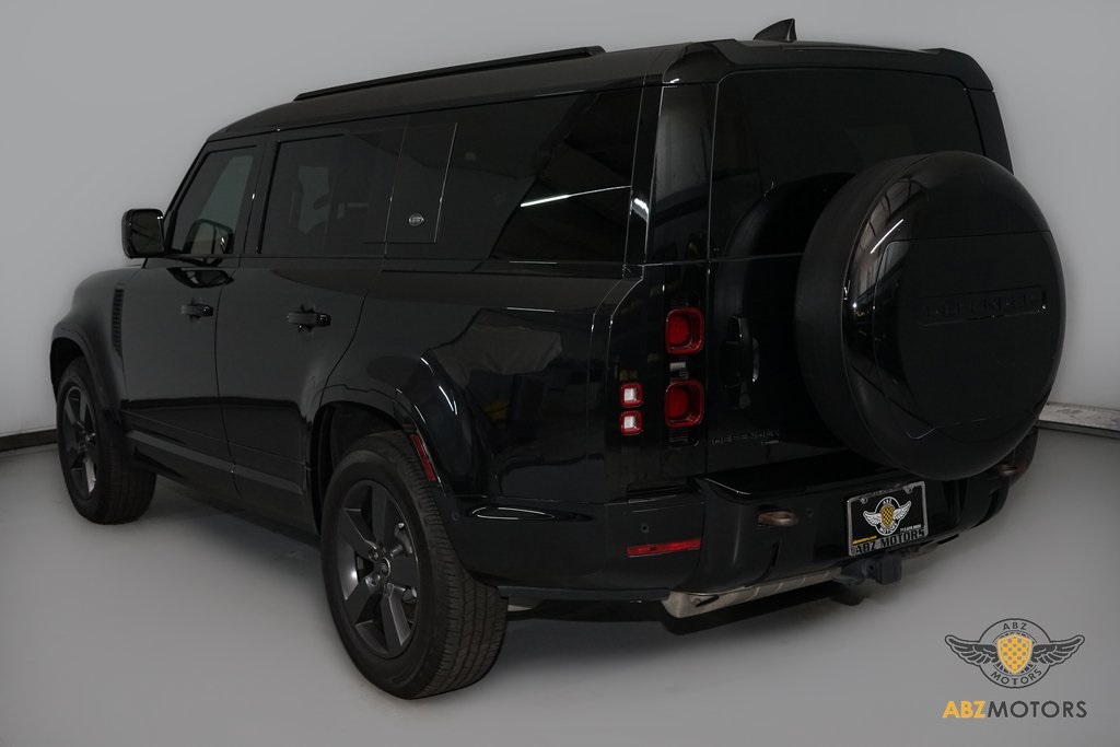 2023 Land Rover Defender 130 X-Dynamic SE AWD