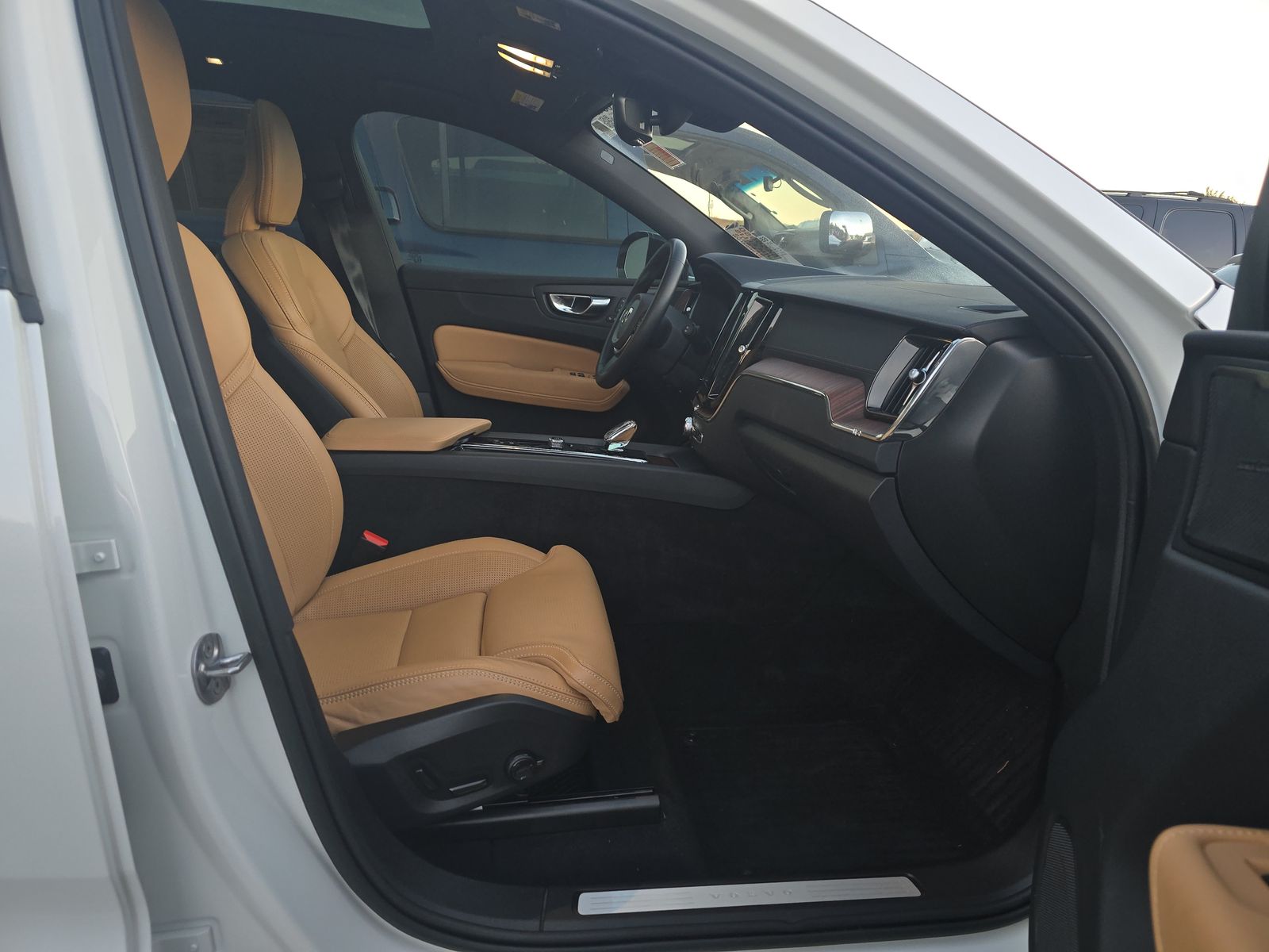 2023 Volvo XC60 B5 Ultimate AWD