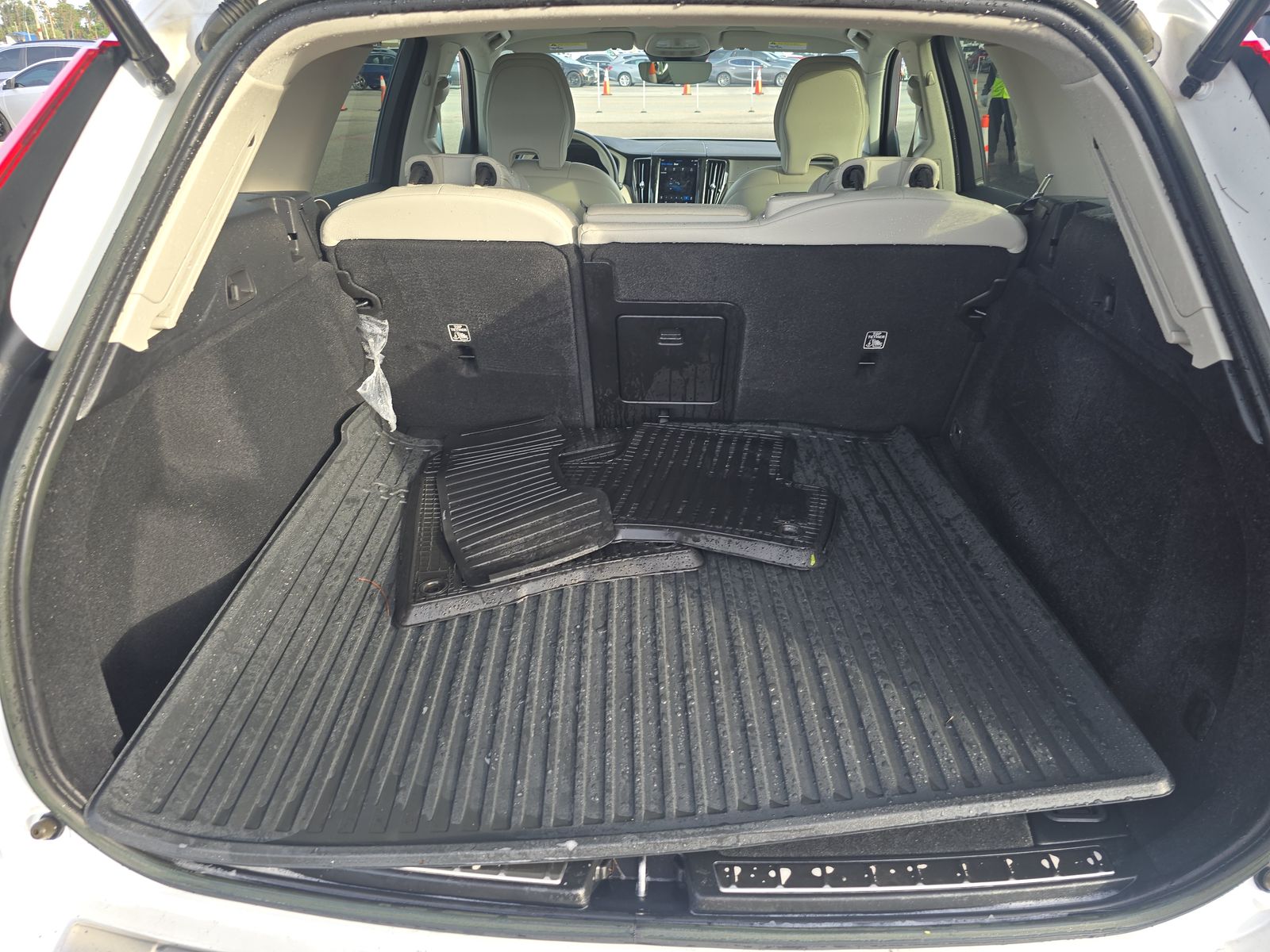 2022 Volvo XC60 B5 Inscription FWD