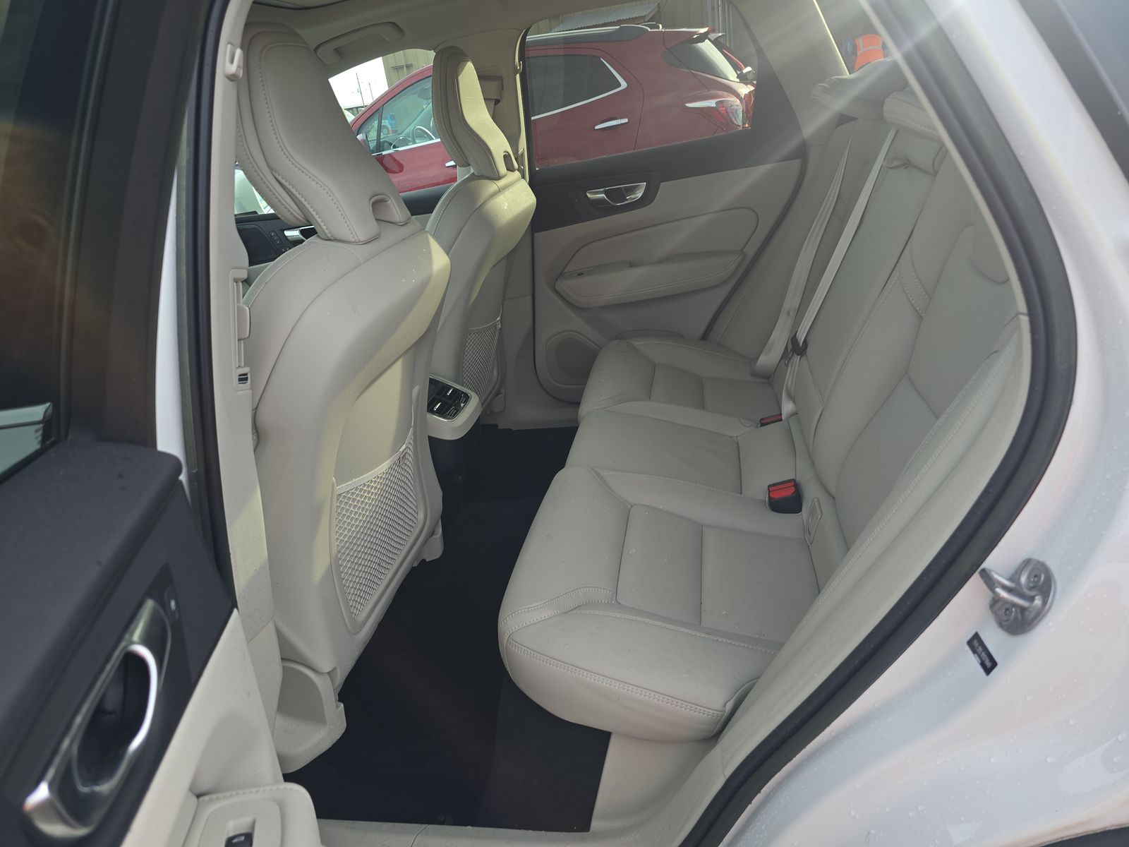 2022 Volvo XC60 B5 Inscription FWD