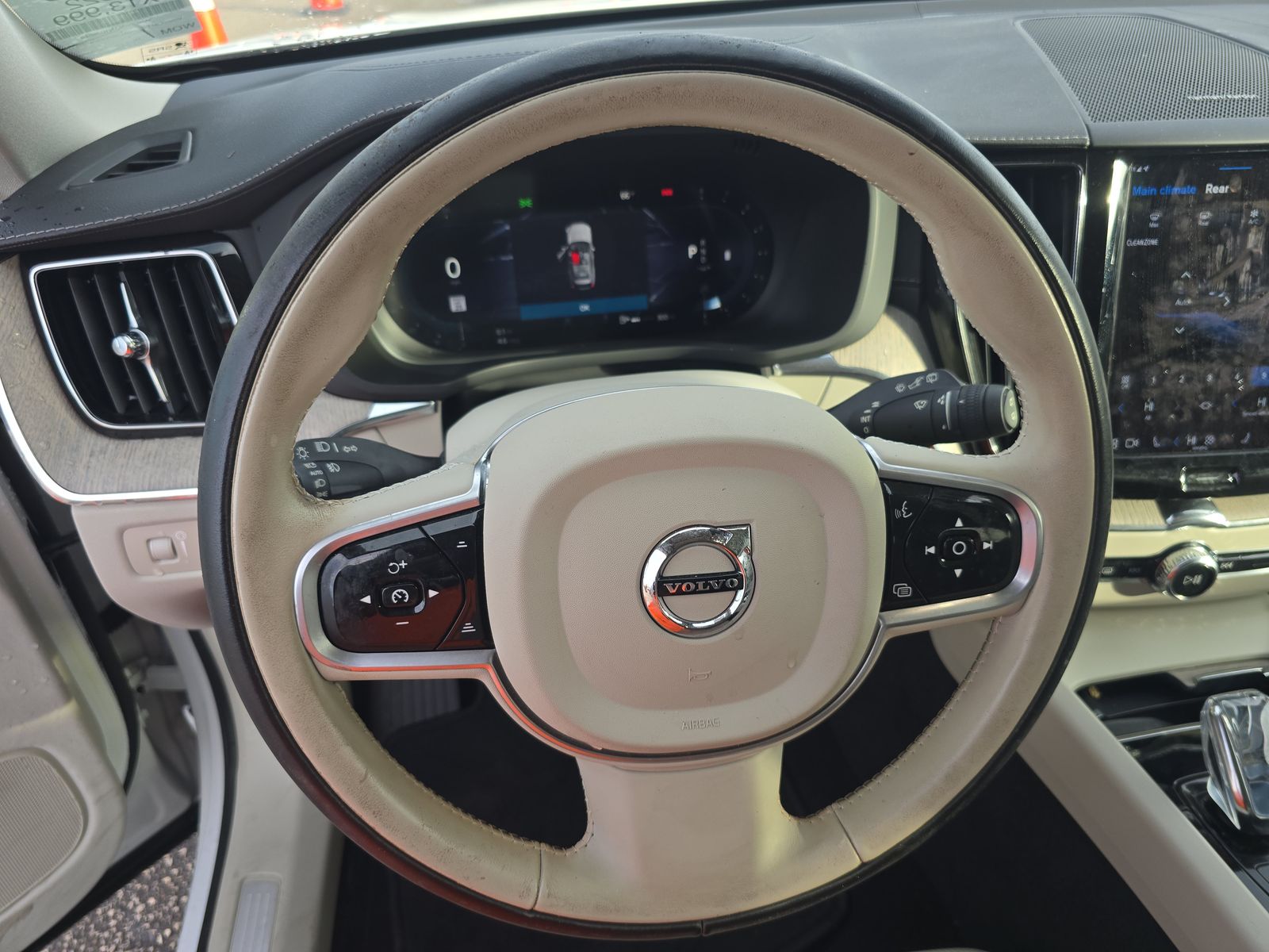 2022 Volvo XC60 B5 Inscription FWD