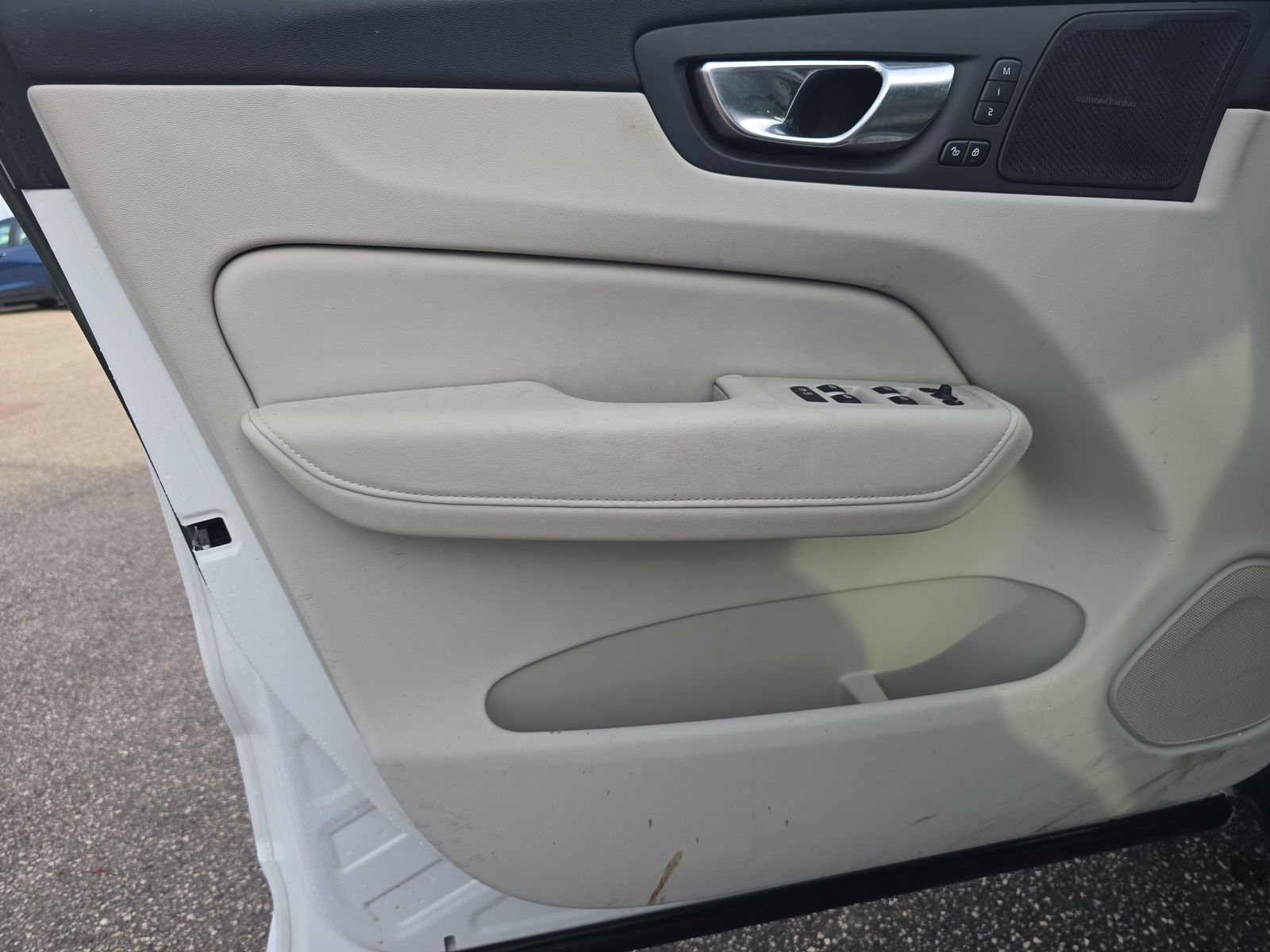 2022 Volvo XC60 B5 Inscription FWD