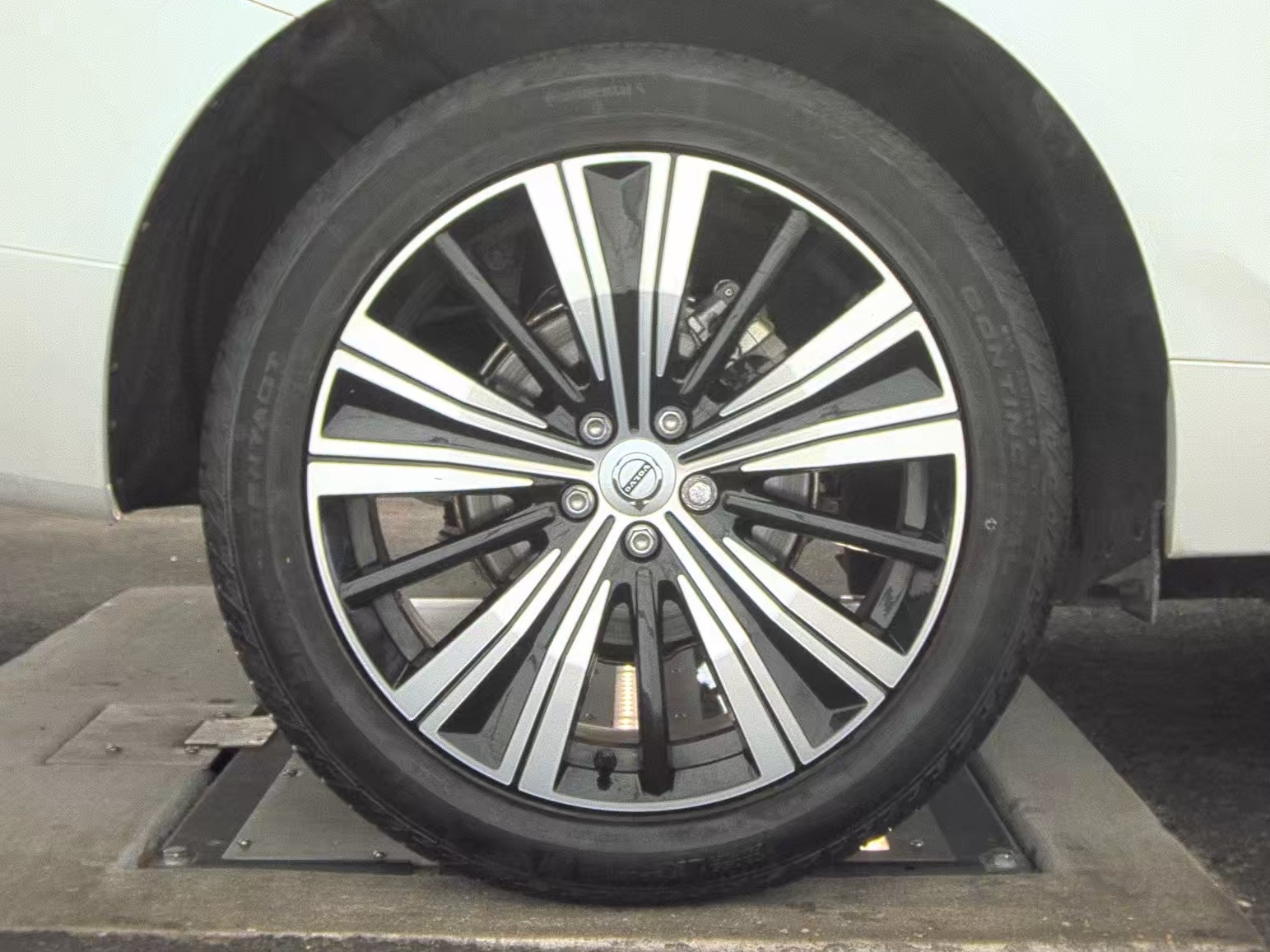 2022 Volvo XC60 B5 Inscription FWD