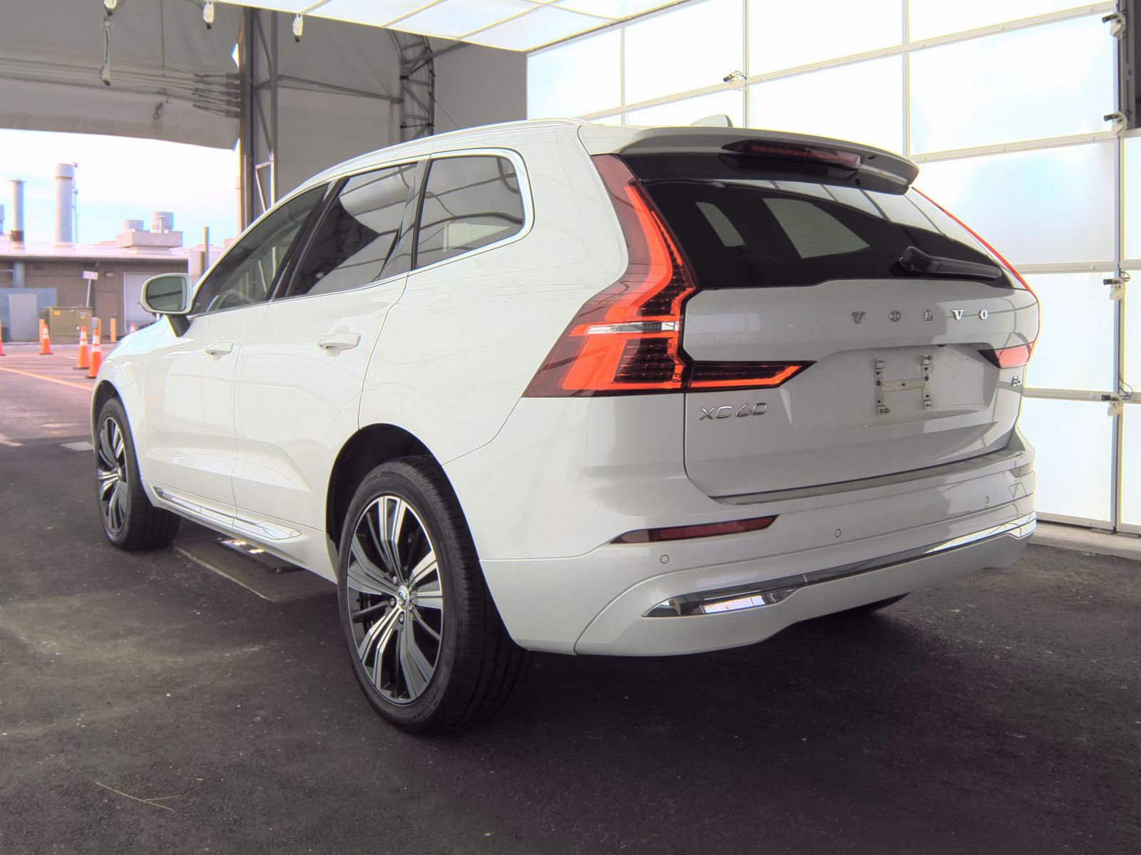 2022 Volvo XC60 B5 Inscription FWD