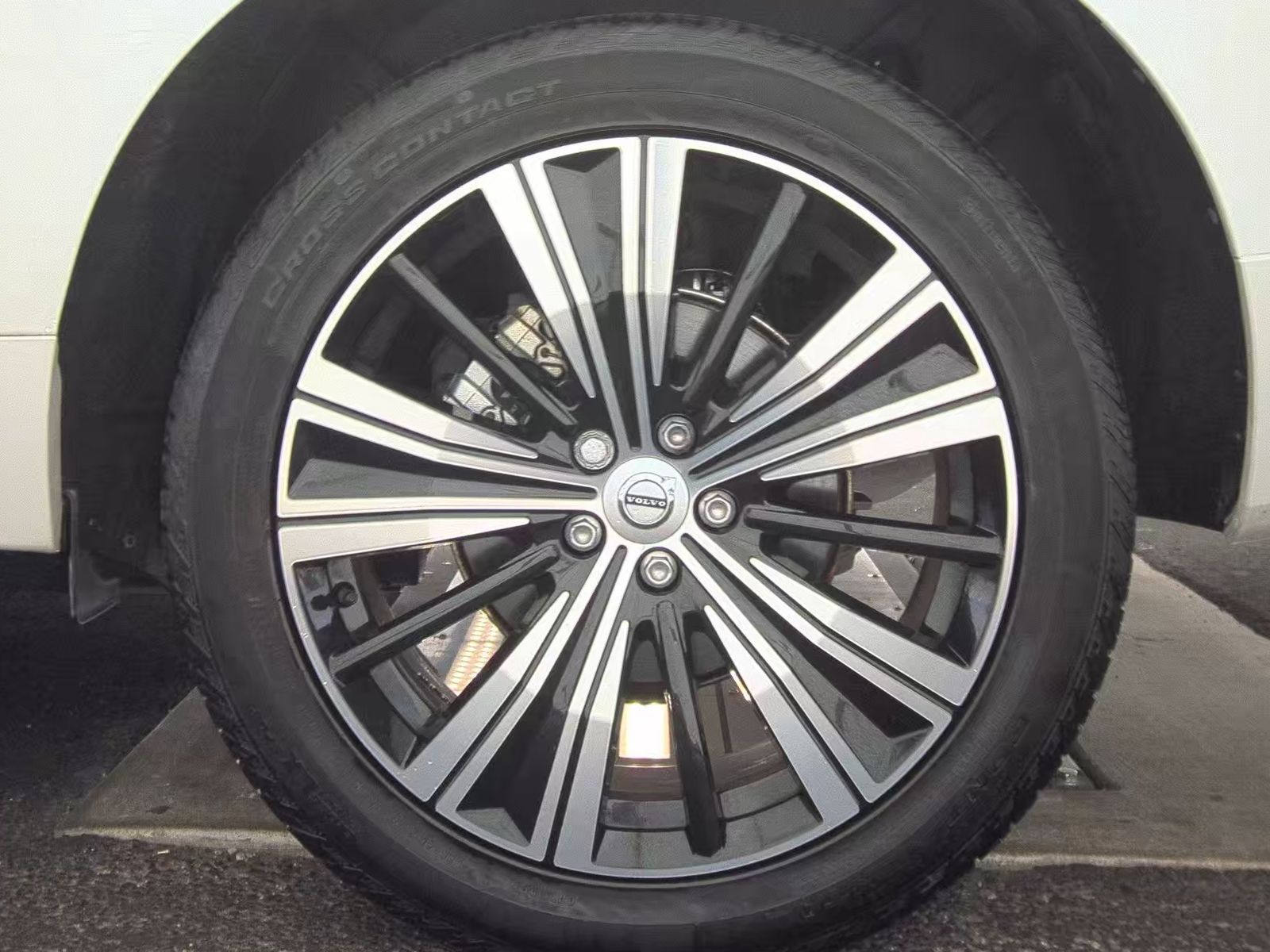 2022 Volvo XC60 B5 Inscription FWD