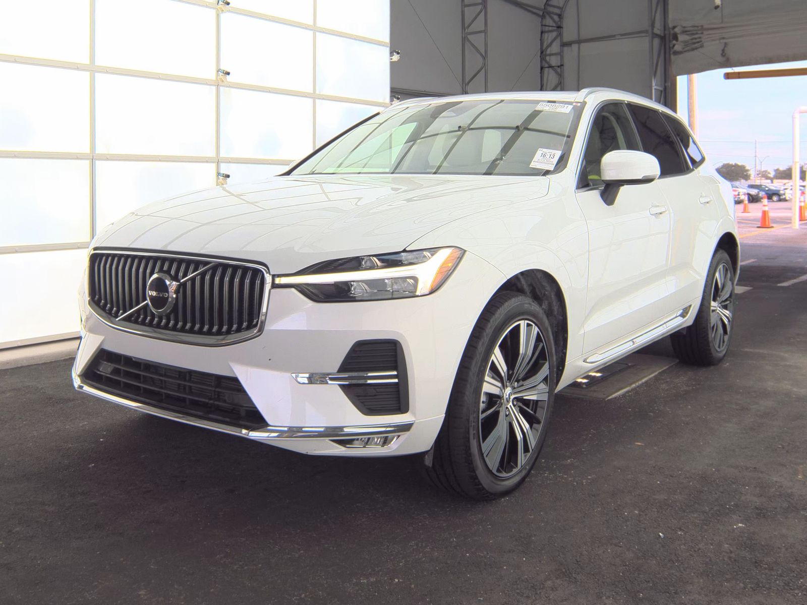 2022 Volvo XC60 B5 Inscription FWD