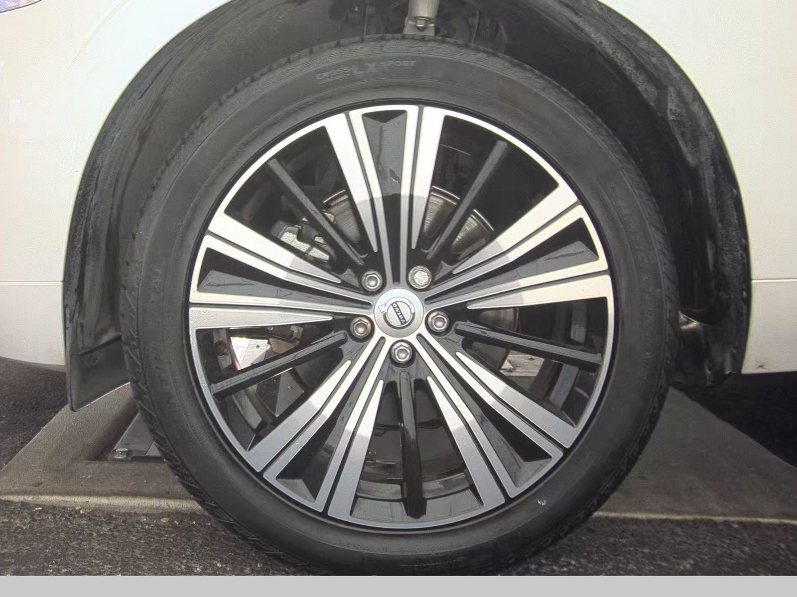 2022 Volvo XC60 B5 Inscription FWD