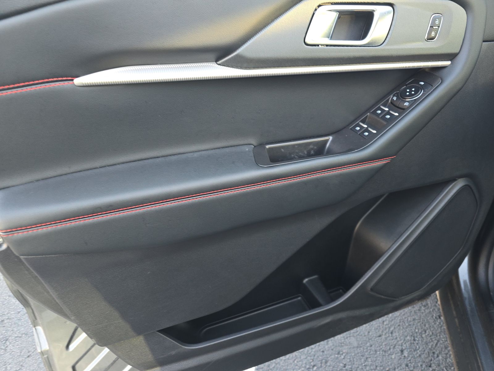 2025 Ford Explorer ST-Line AWD