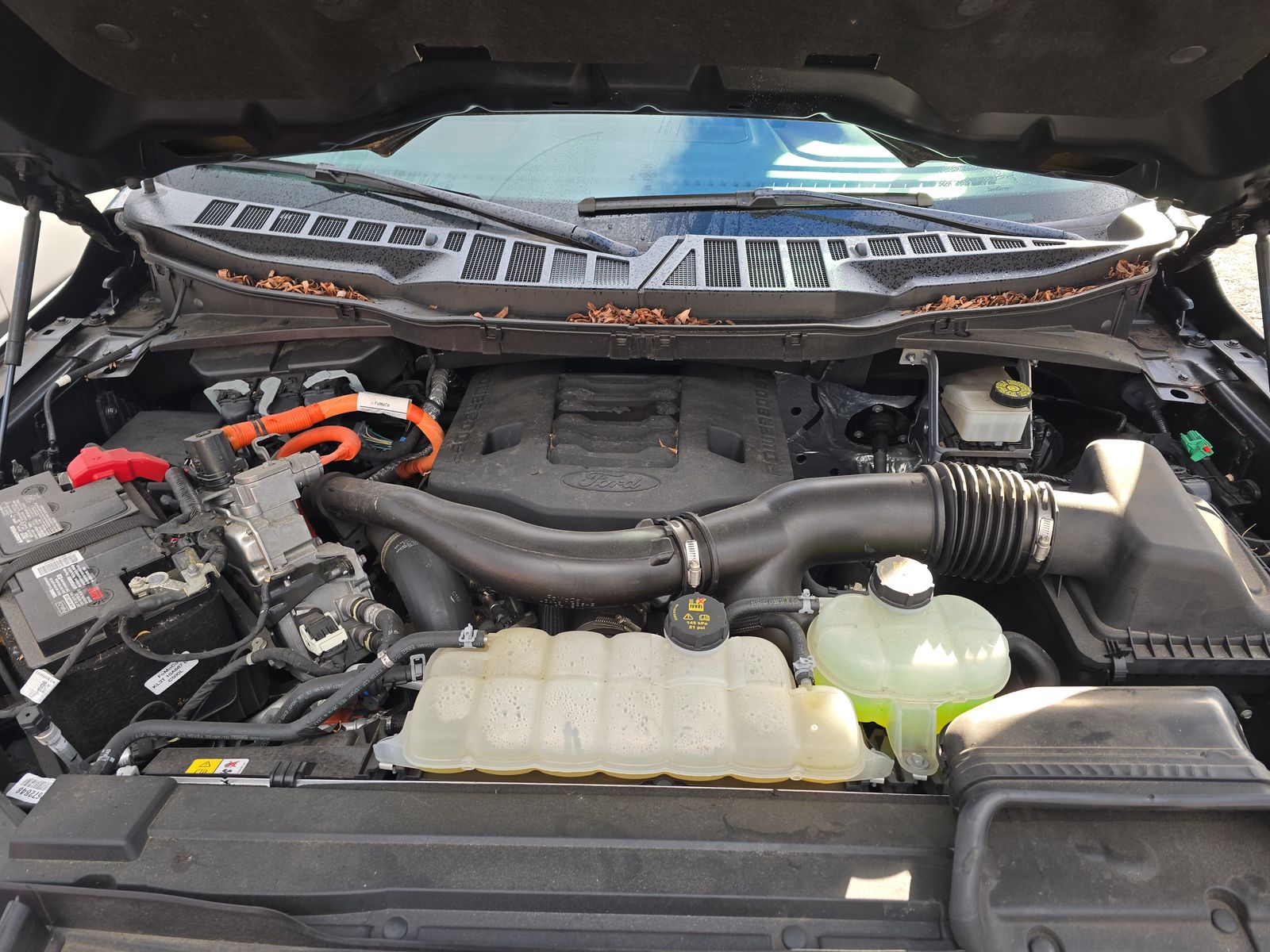 2022 Ford F-150 Hybrid Lariat AWD