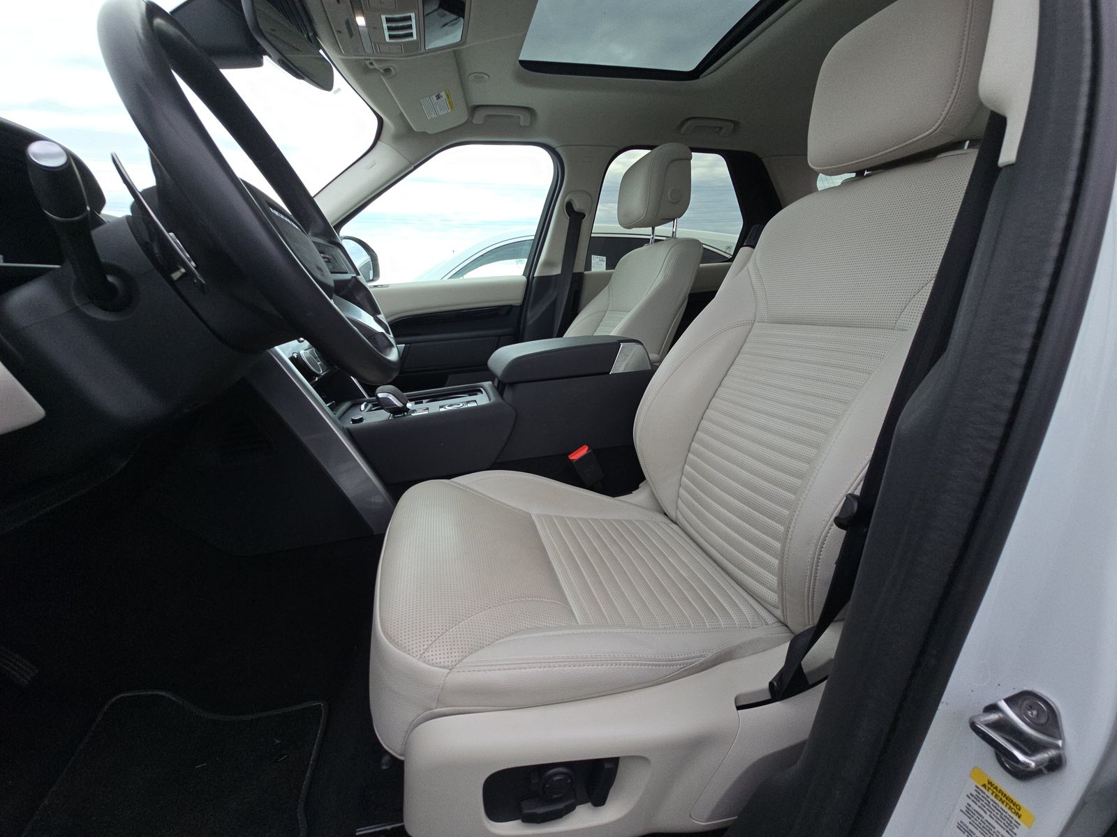 2024 Land Rover Discovery S AWD