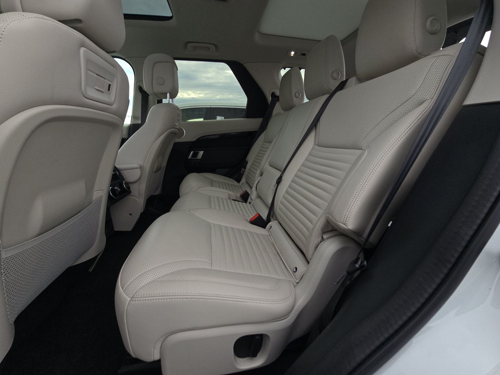 2024 Land Rover Discovery S AWD