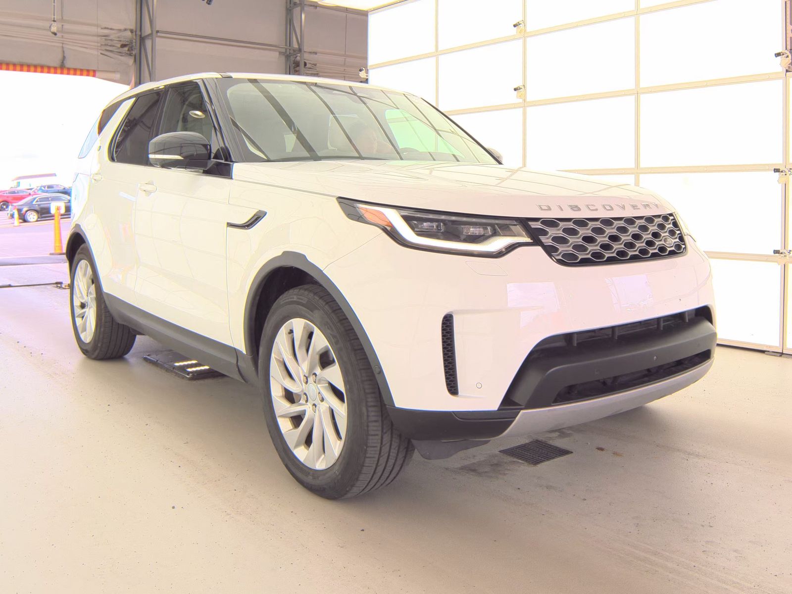 2024 Land Rover Discovery S AWD