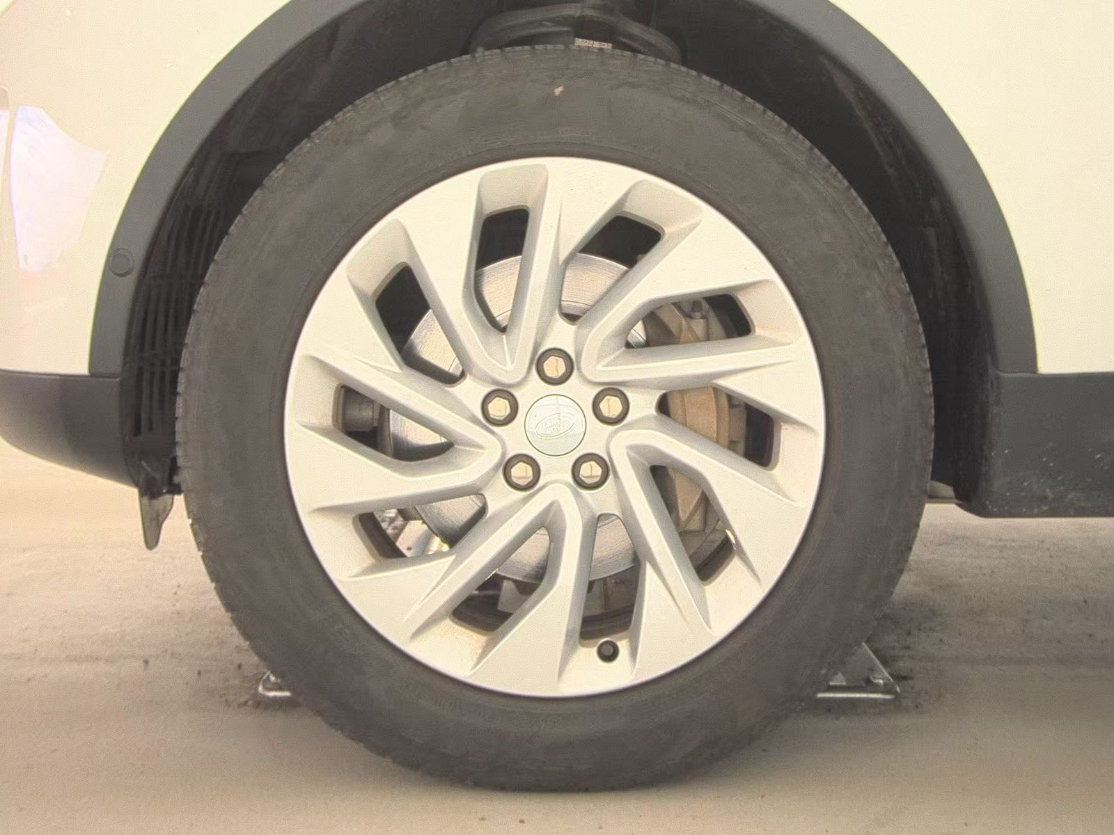 2024 Land Rover Discovery S AWD