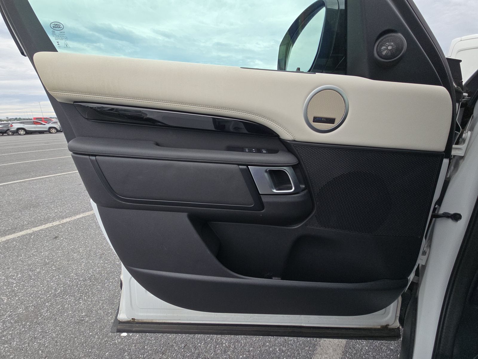 2024 Land Rover Discovery S AWD