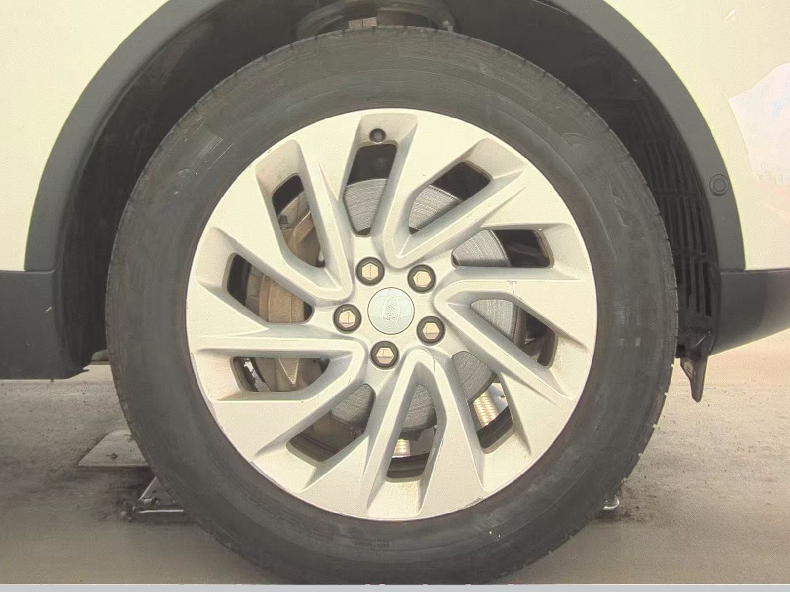 2024 Land Rover Discovery S AWD