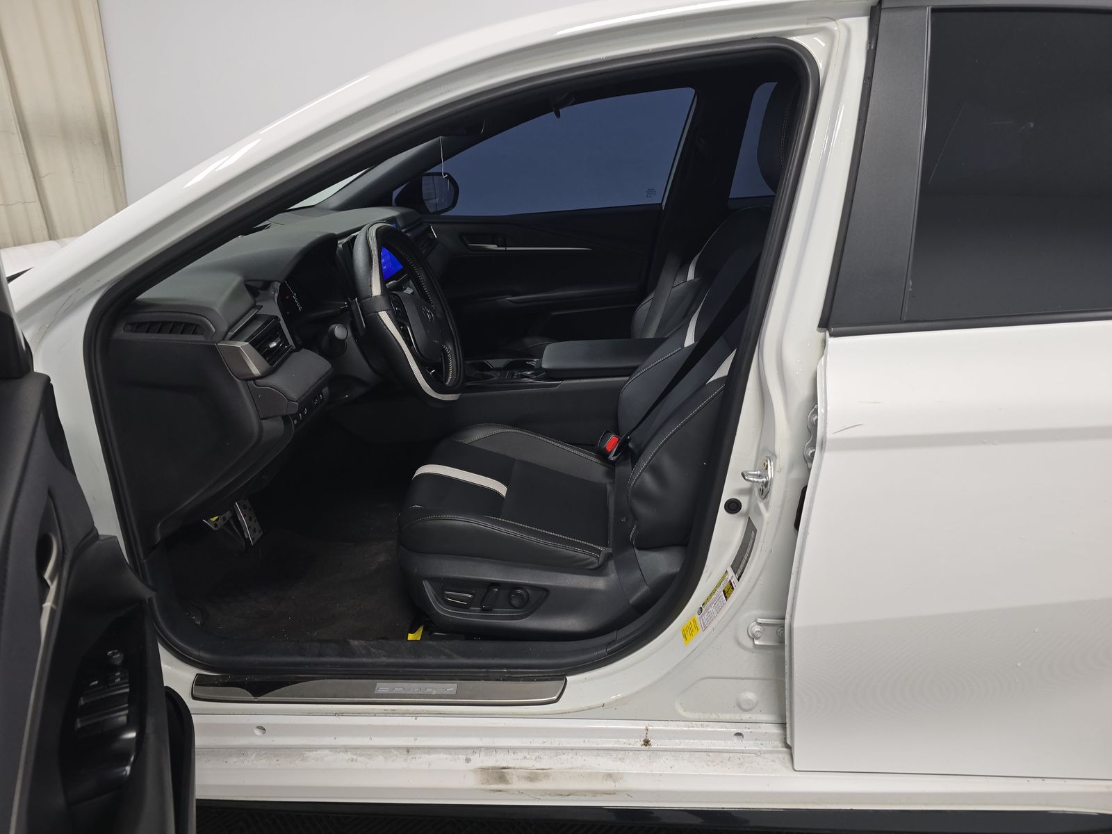 2025 Toyota Camry SE FWD