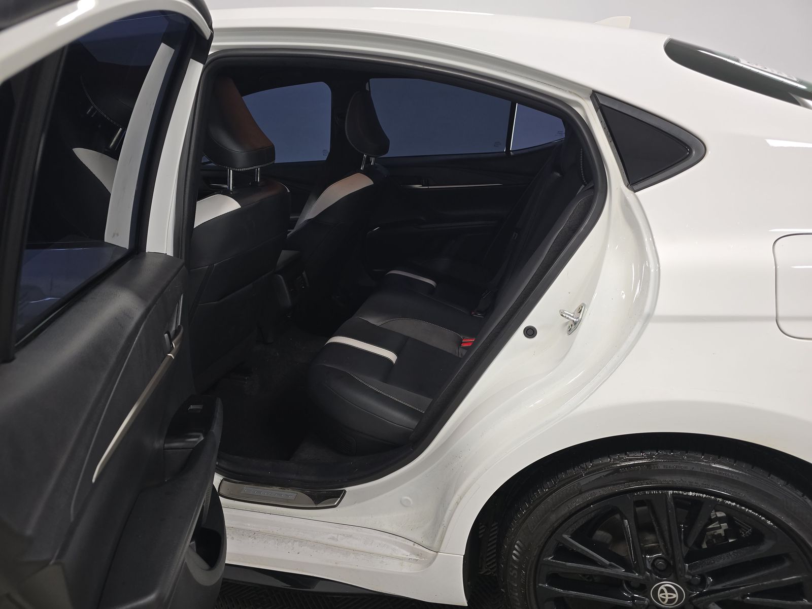 2025 Toyota Camry SE FWD