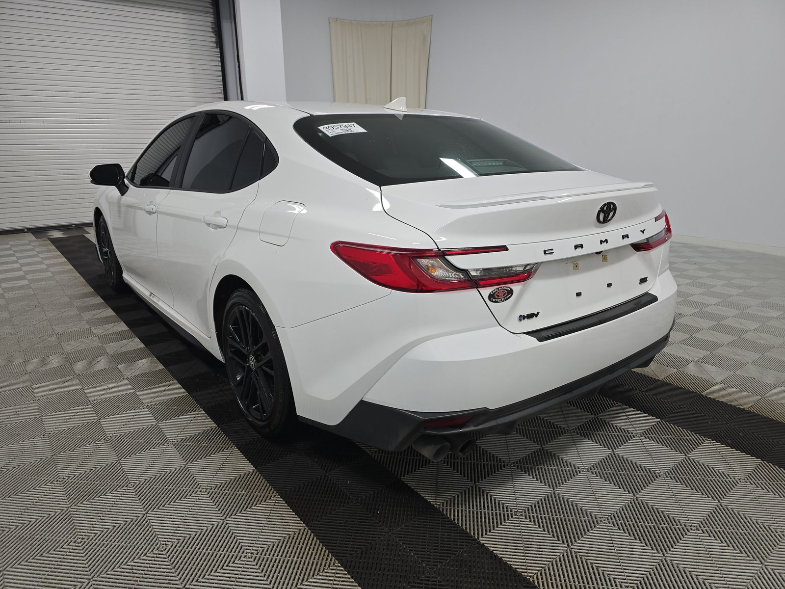 2025 Toyota Camry SE FWD