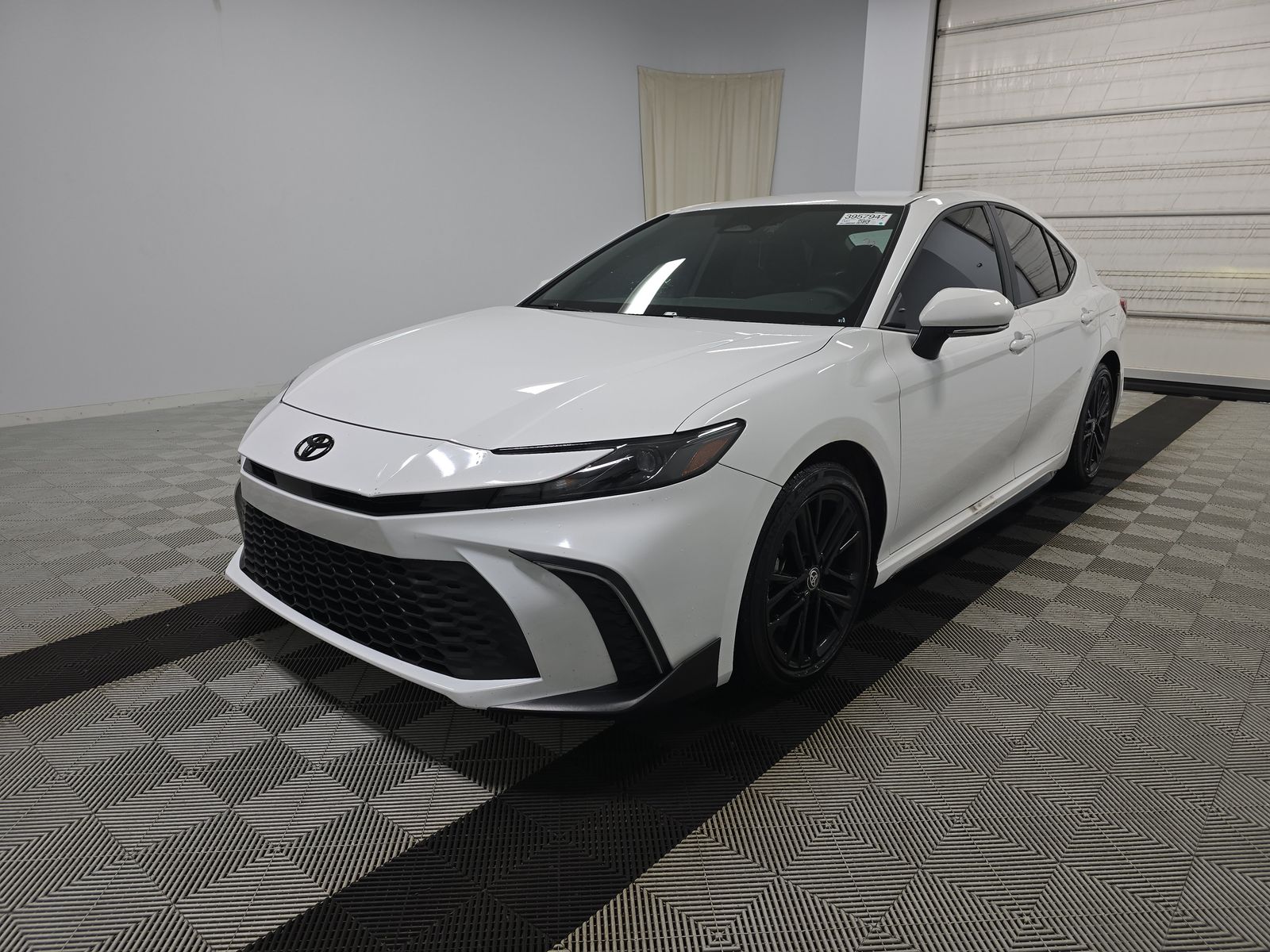 2025 Toyota Camry SE FWD