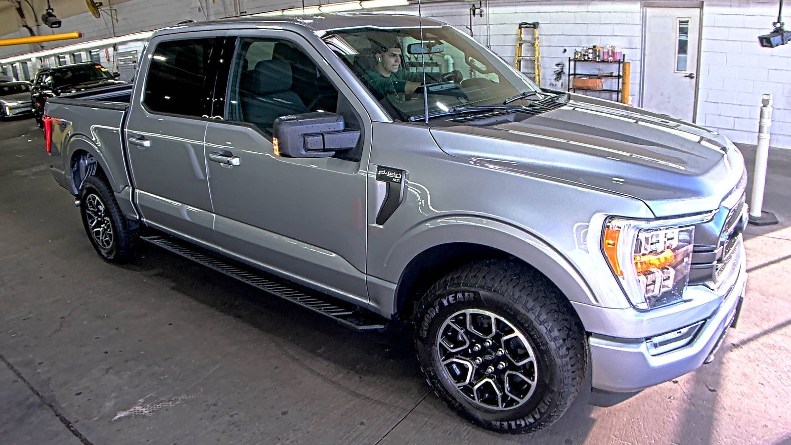 2023 Ford F-150 XLT AWD