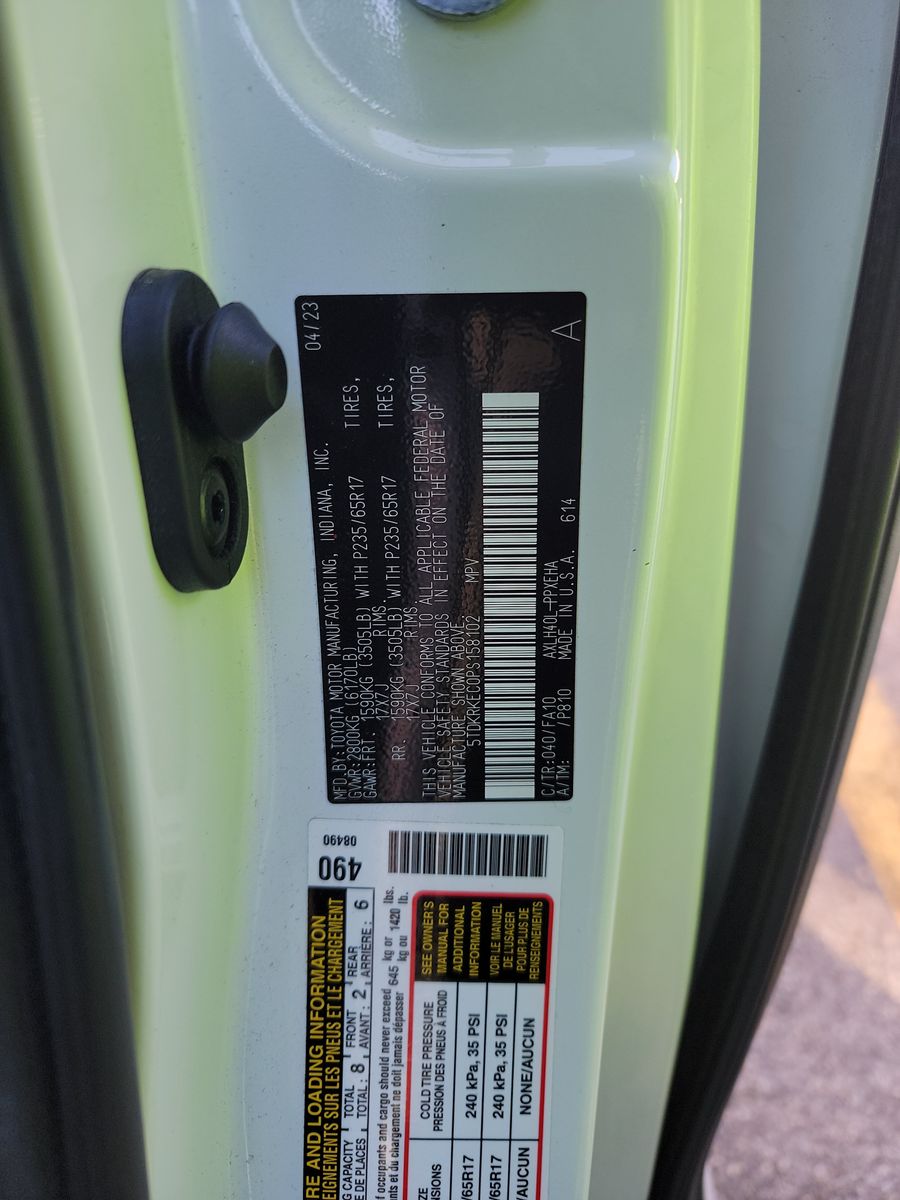 2023 Toyota Sienna LE FWD