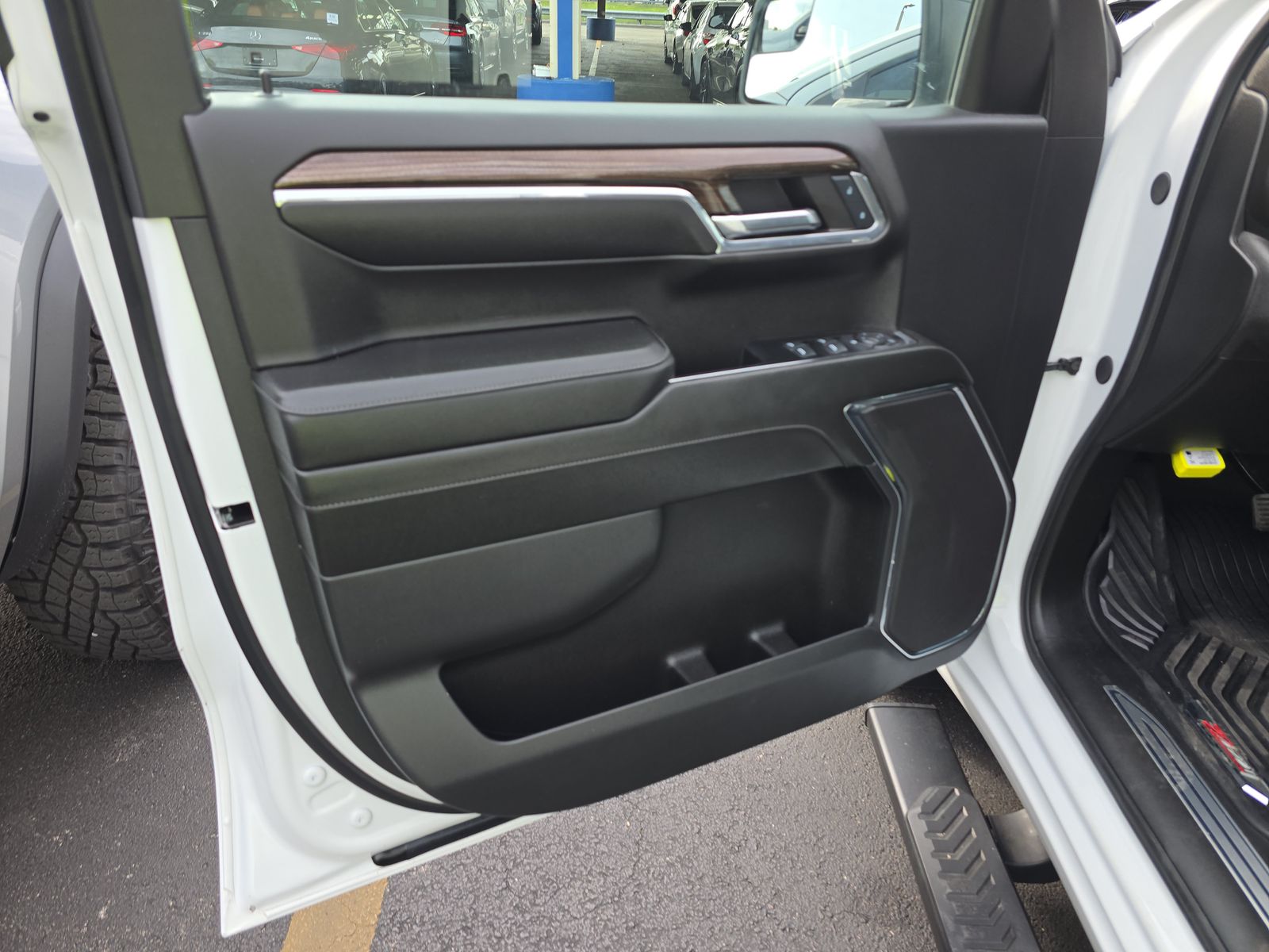 2024 Chevrolet Silverado 1500 RST AWD