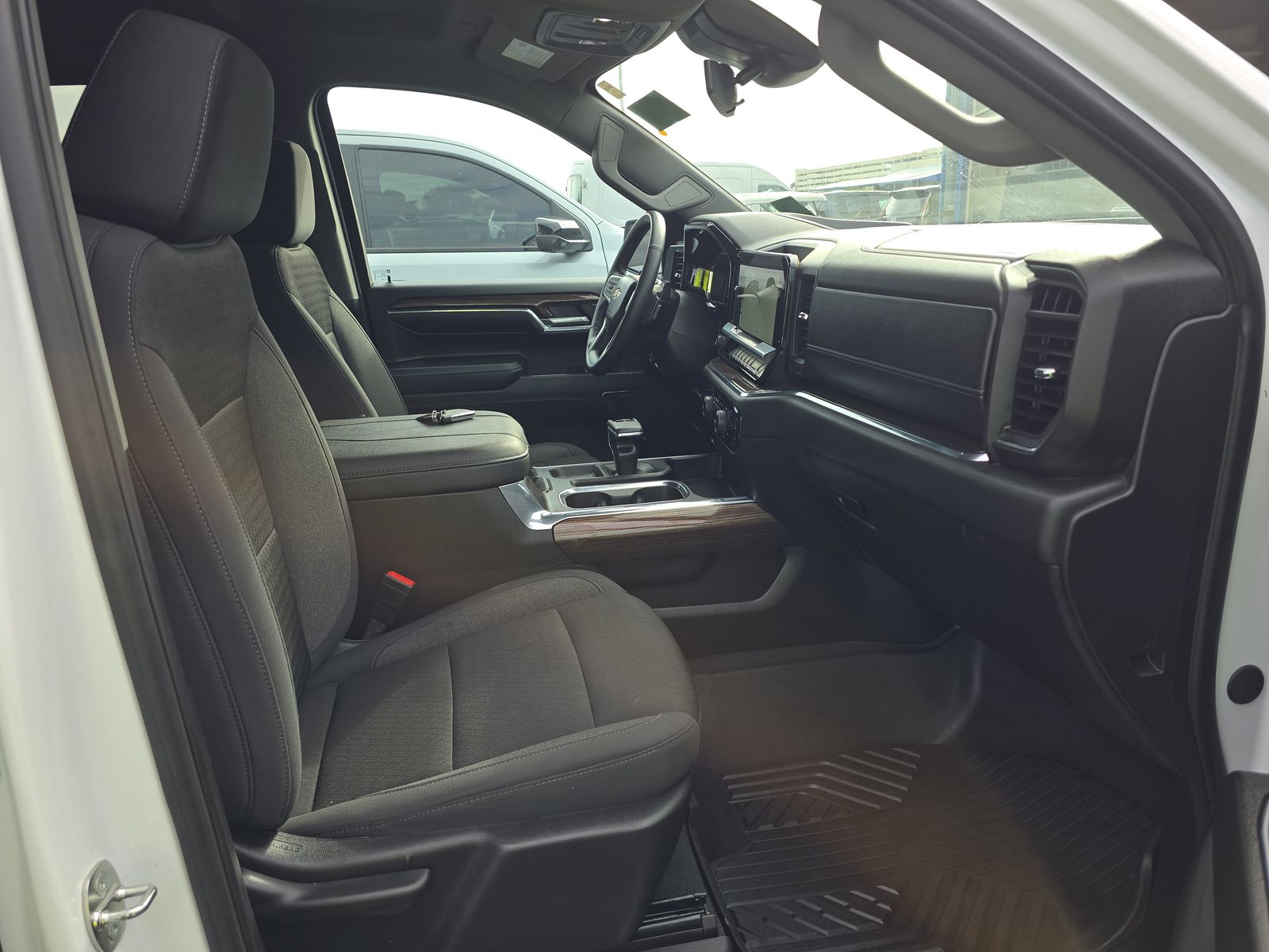 2024 Chevrolet Silverado 1500 RST AWD