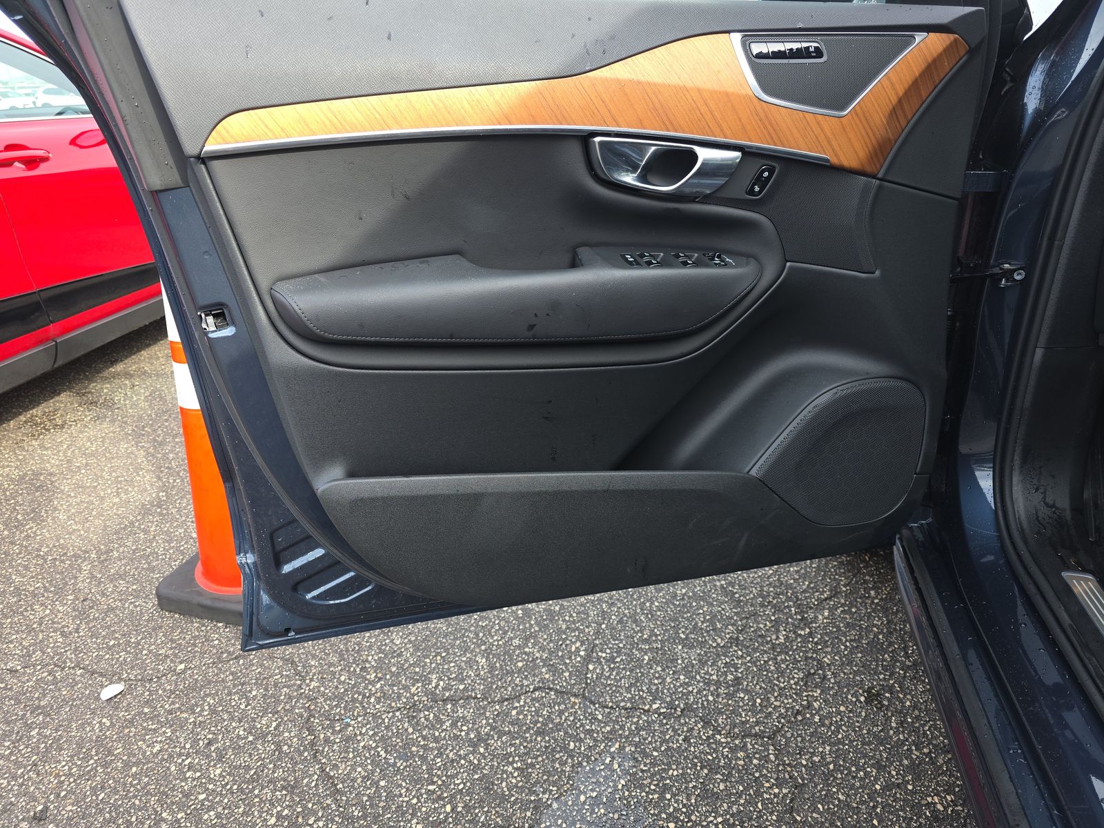 2025 Volvo XC90 B6 Plus AWD